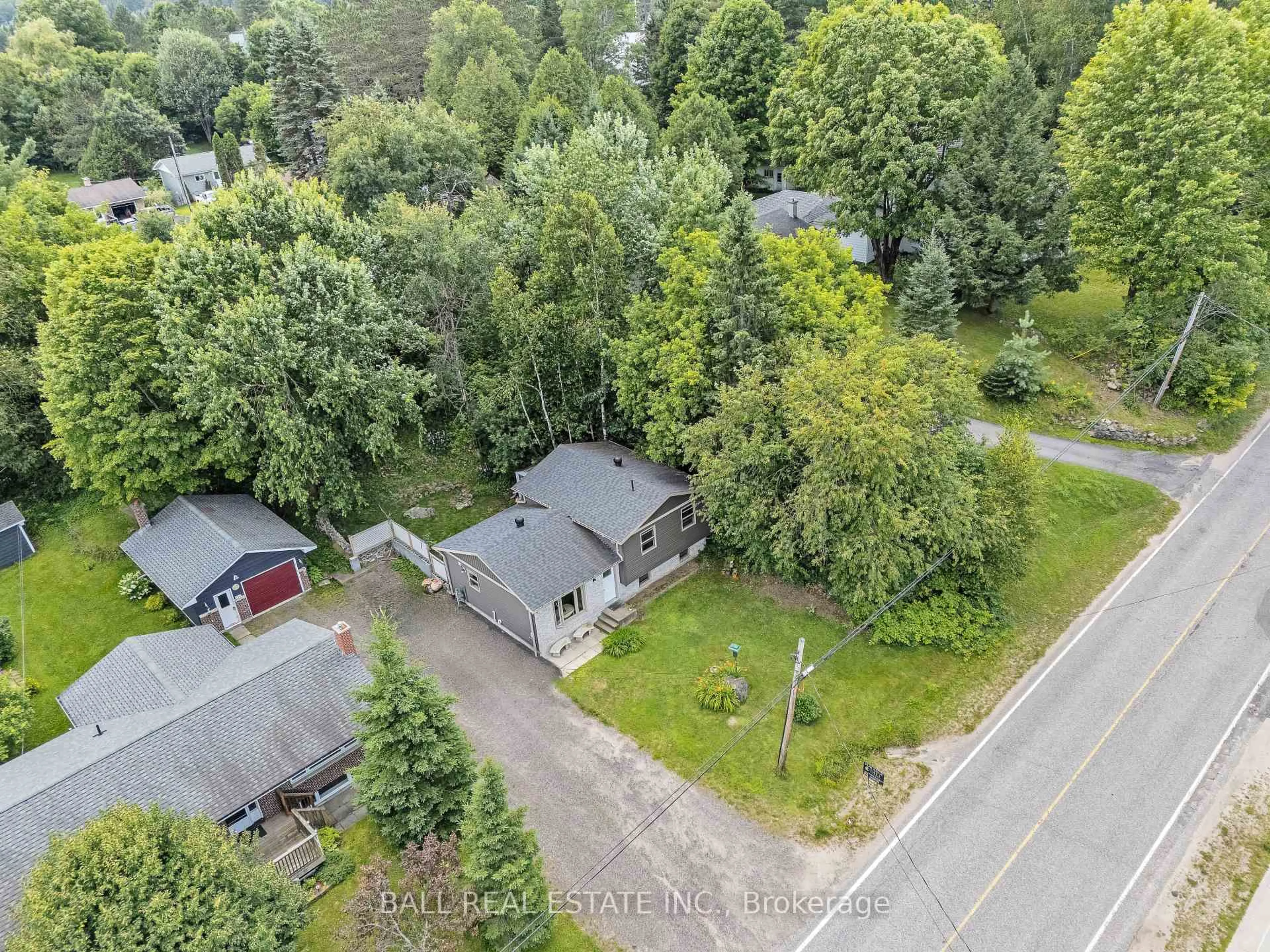 A pic from outside/outdoor area/front of a property/back of a property/a pic from drone, unknown for 230 Yonge St, Burk's Falls Ontario P0A 1C0