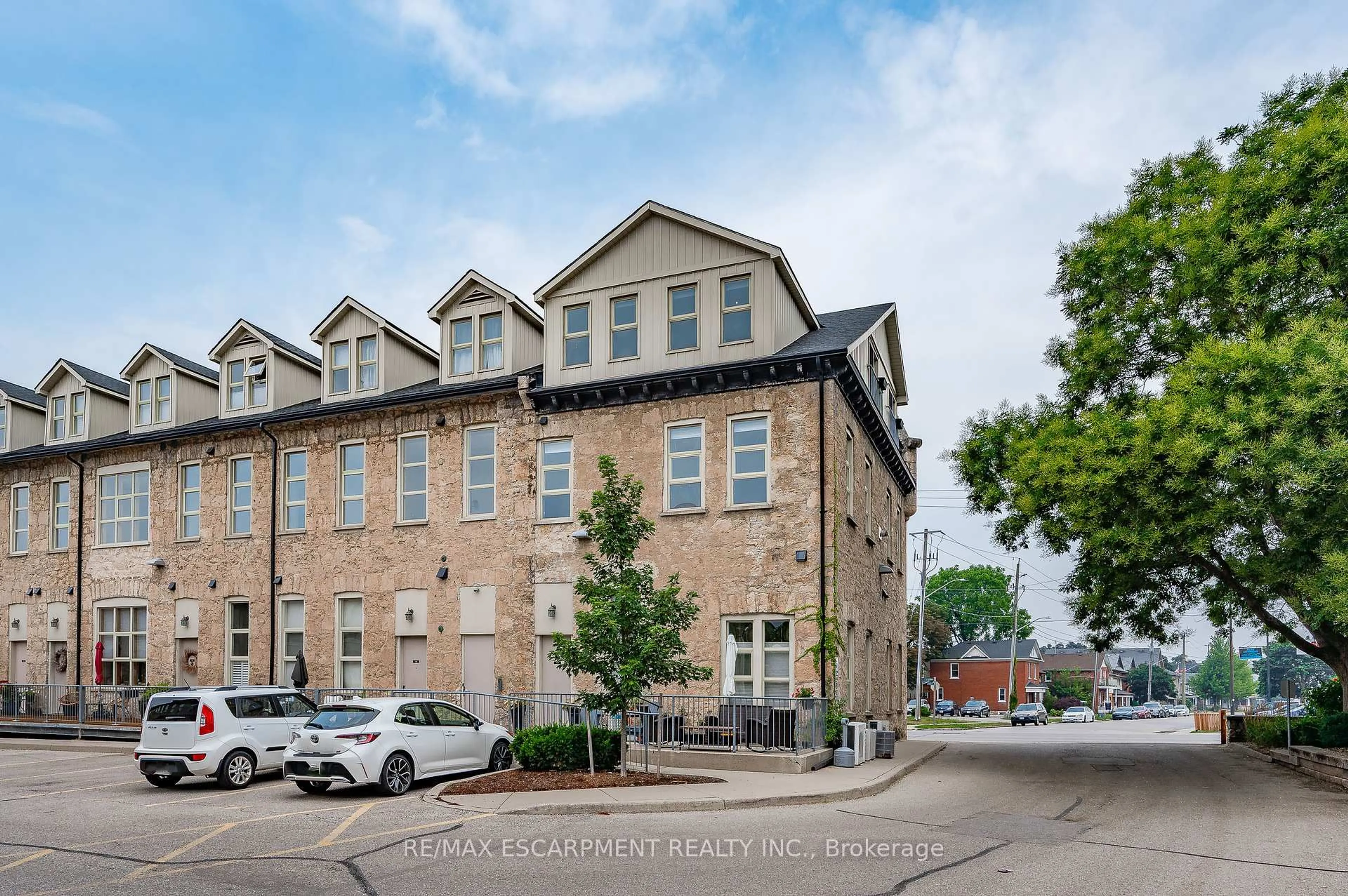 Unknown for 25 Concession St #201, Cambridge Ontario N1R 2G6