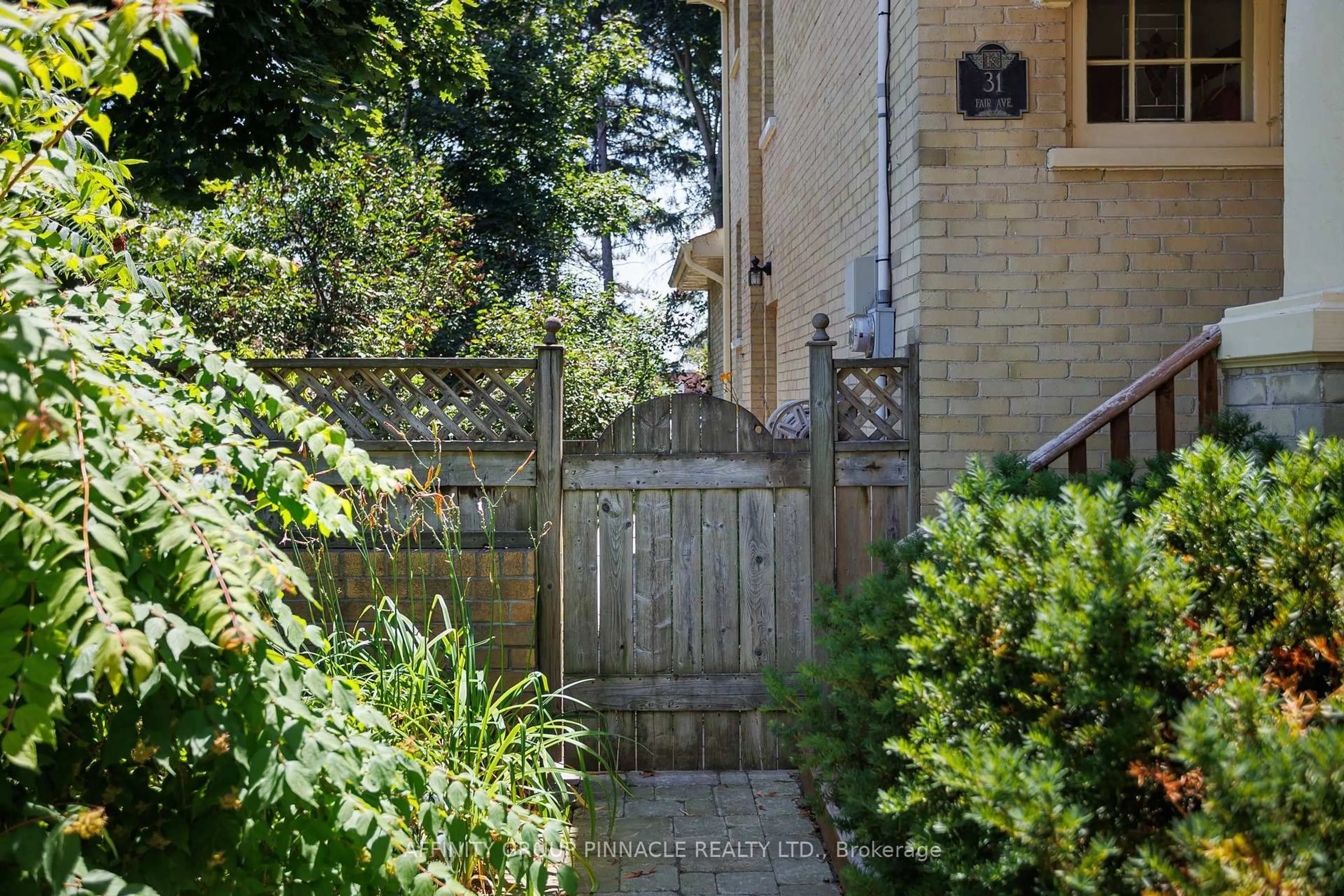 Patio, street for 31 Fair Ave, Kawartha Lakes Ontario K9V 3P2
