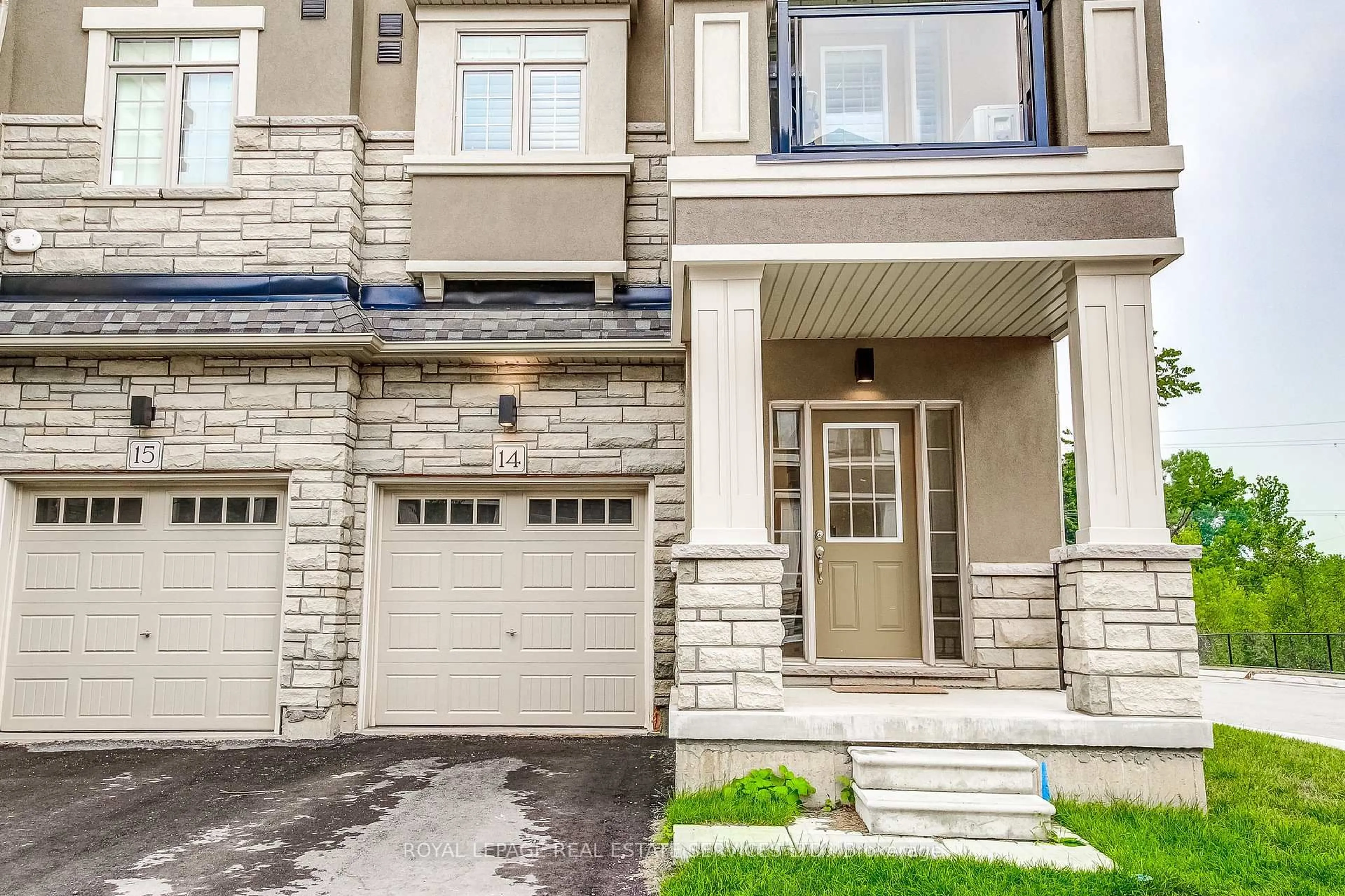 Home with brick exterior material, street for 305 Garner Rd #14, Hamilton Ontario L9G 3K9