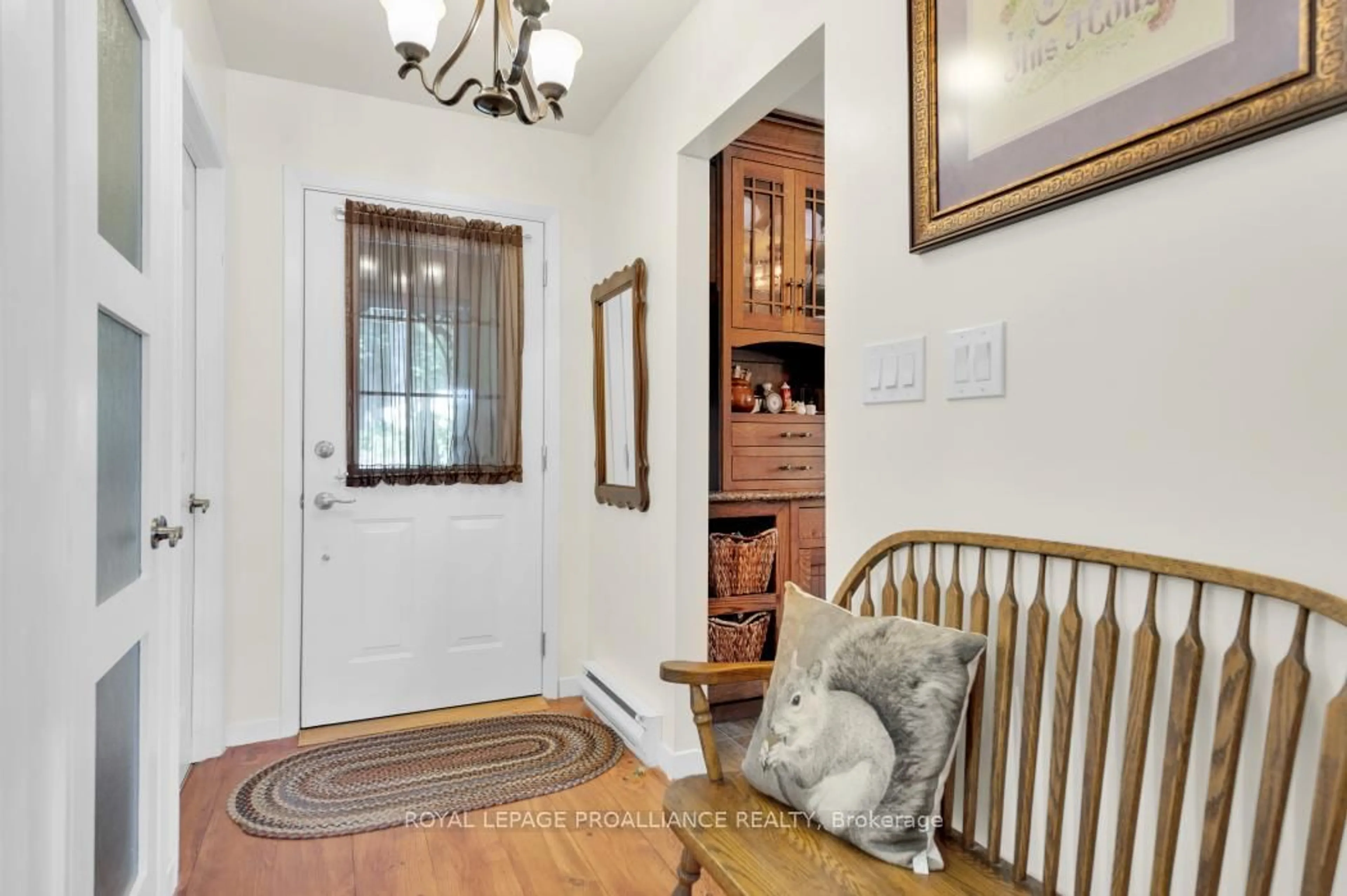 Indoor entryway for 1196 Head Rd, Cloyne Ontario K0H 1K0