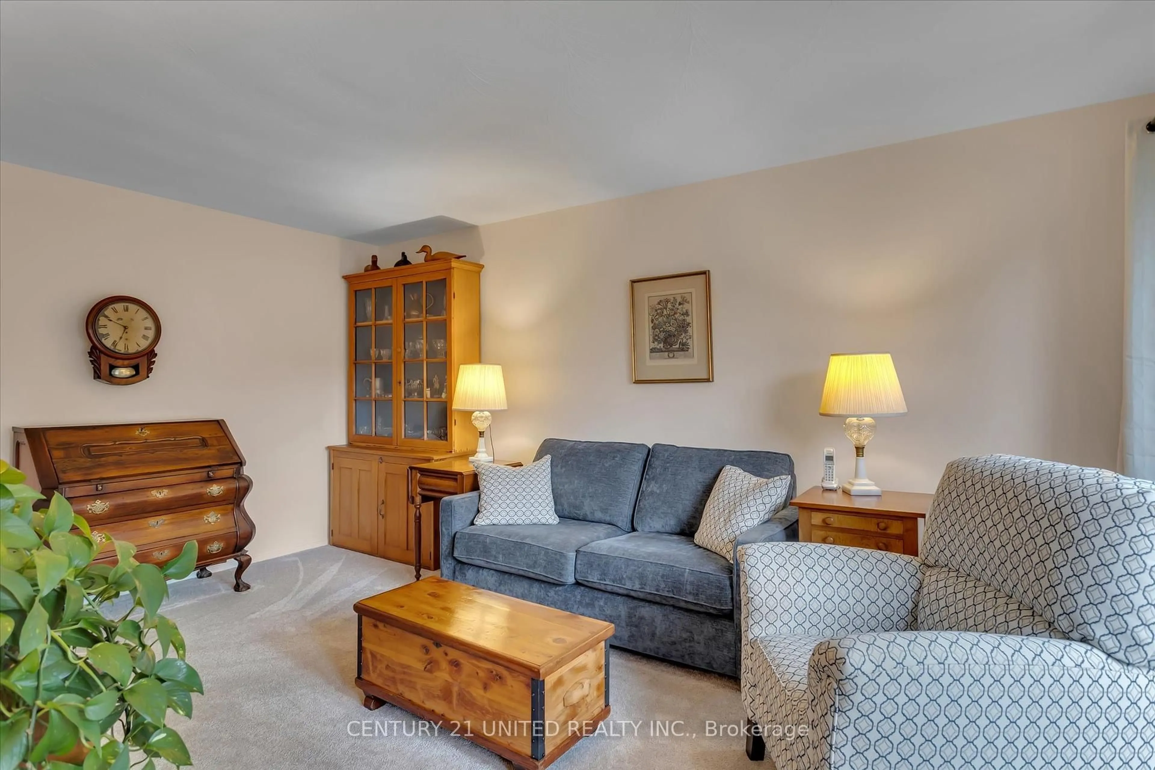 Living room with furniture, unknown for 1087 Barnardo Ave, Peterborough North Ontario K9H 5W9