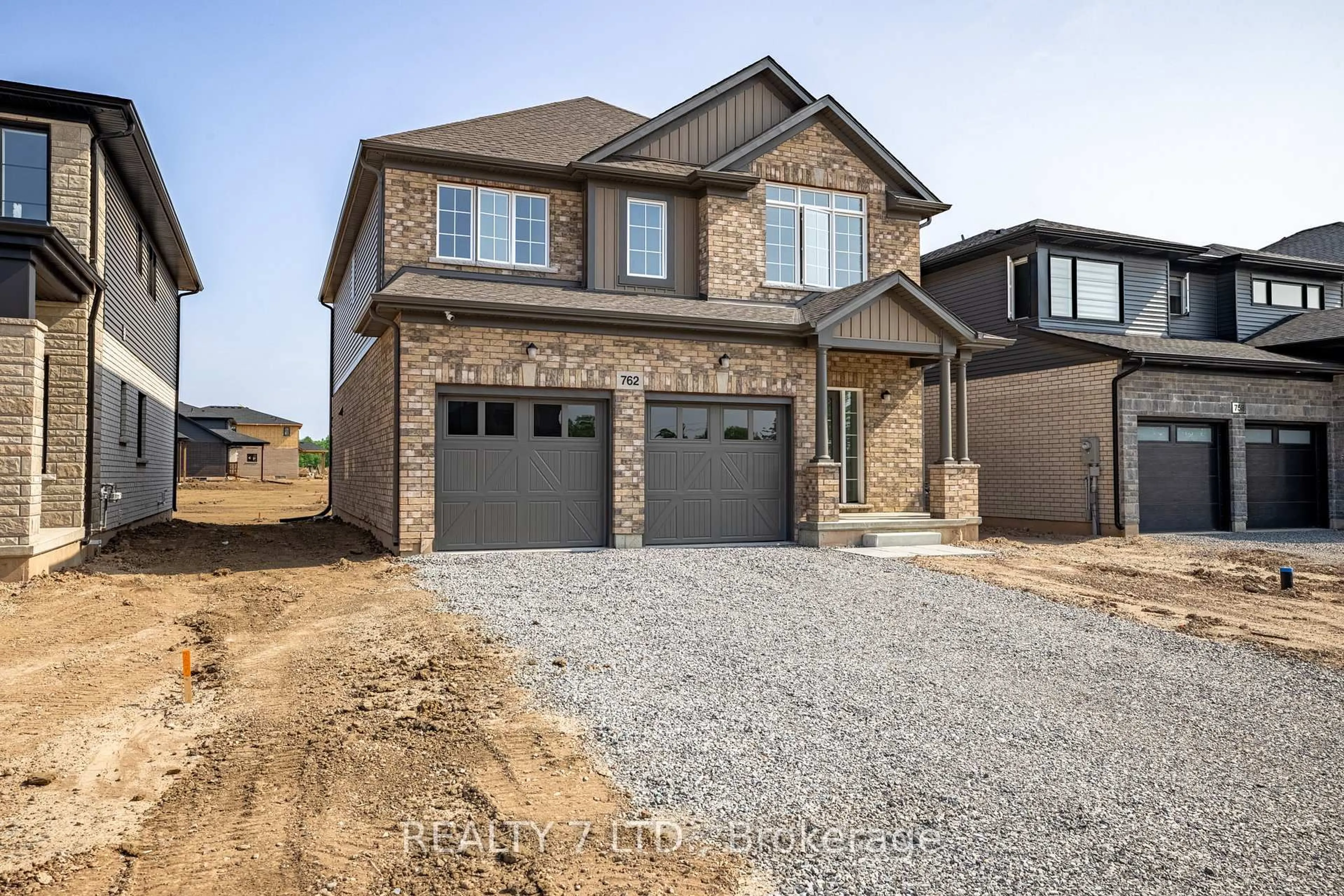Home with brick exterior material, street for 762 Bradford Ave, Fort Erie Ontario L2A 0H3
