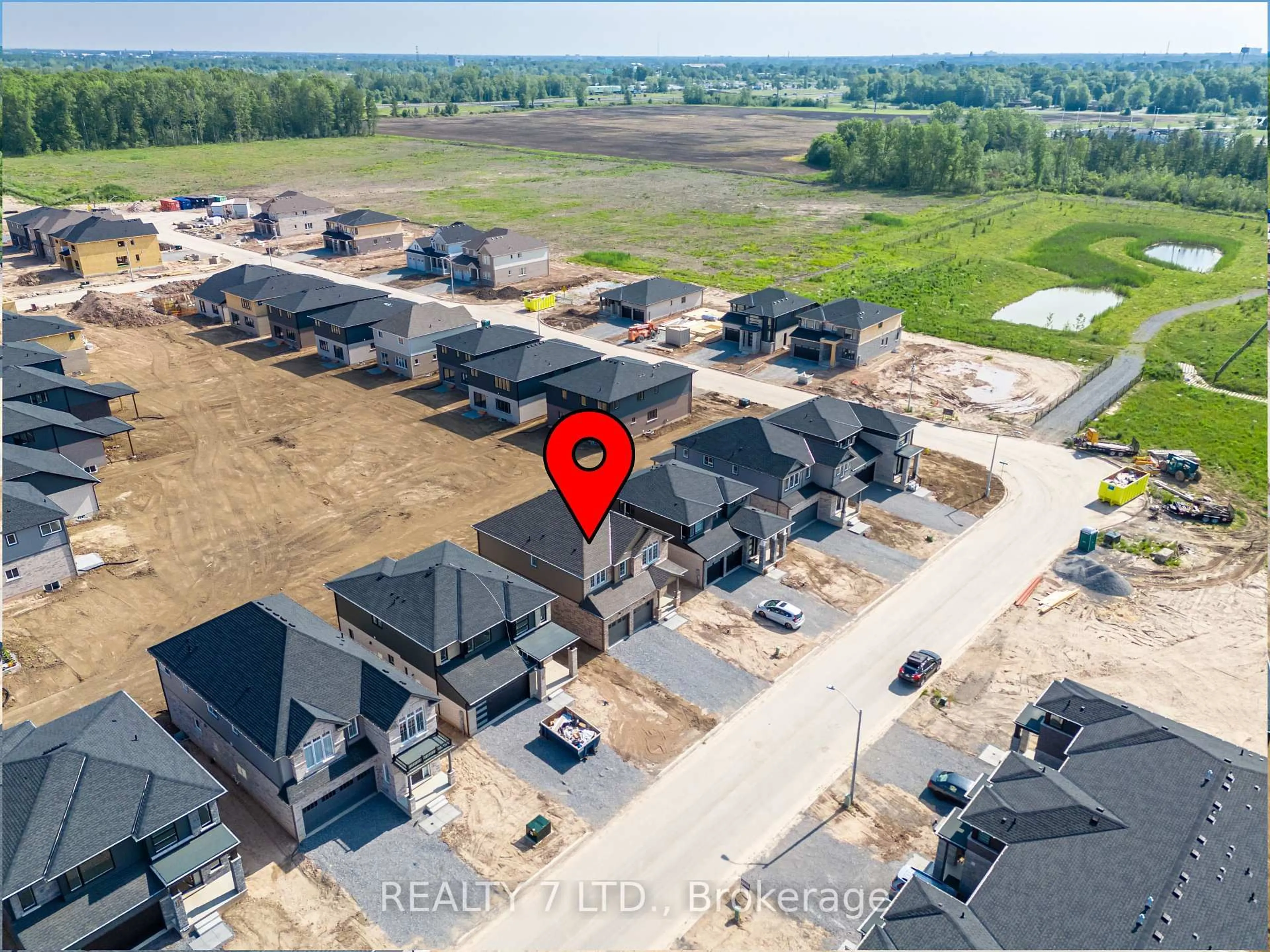 A pic from outside/outdoor area/front of a property/back of a property/a pic from drone, building for 762 Bradford Ave, Fort Erie Ontario L2A 0H3