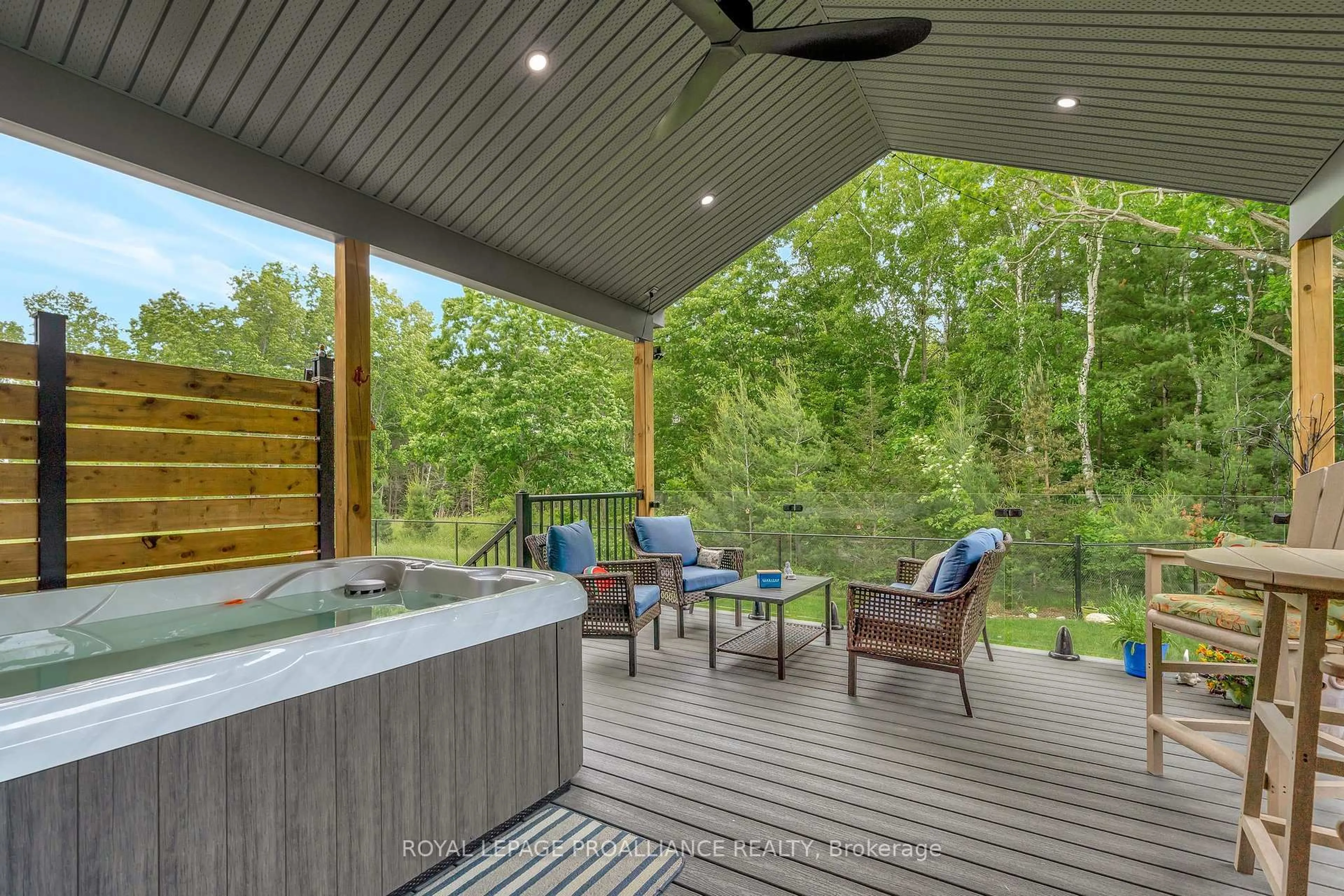 Patio, unknown for 48 Deerview Dr, Ingleside Ontario K8V 5P4