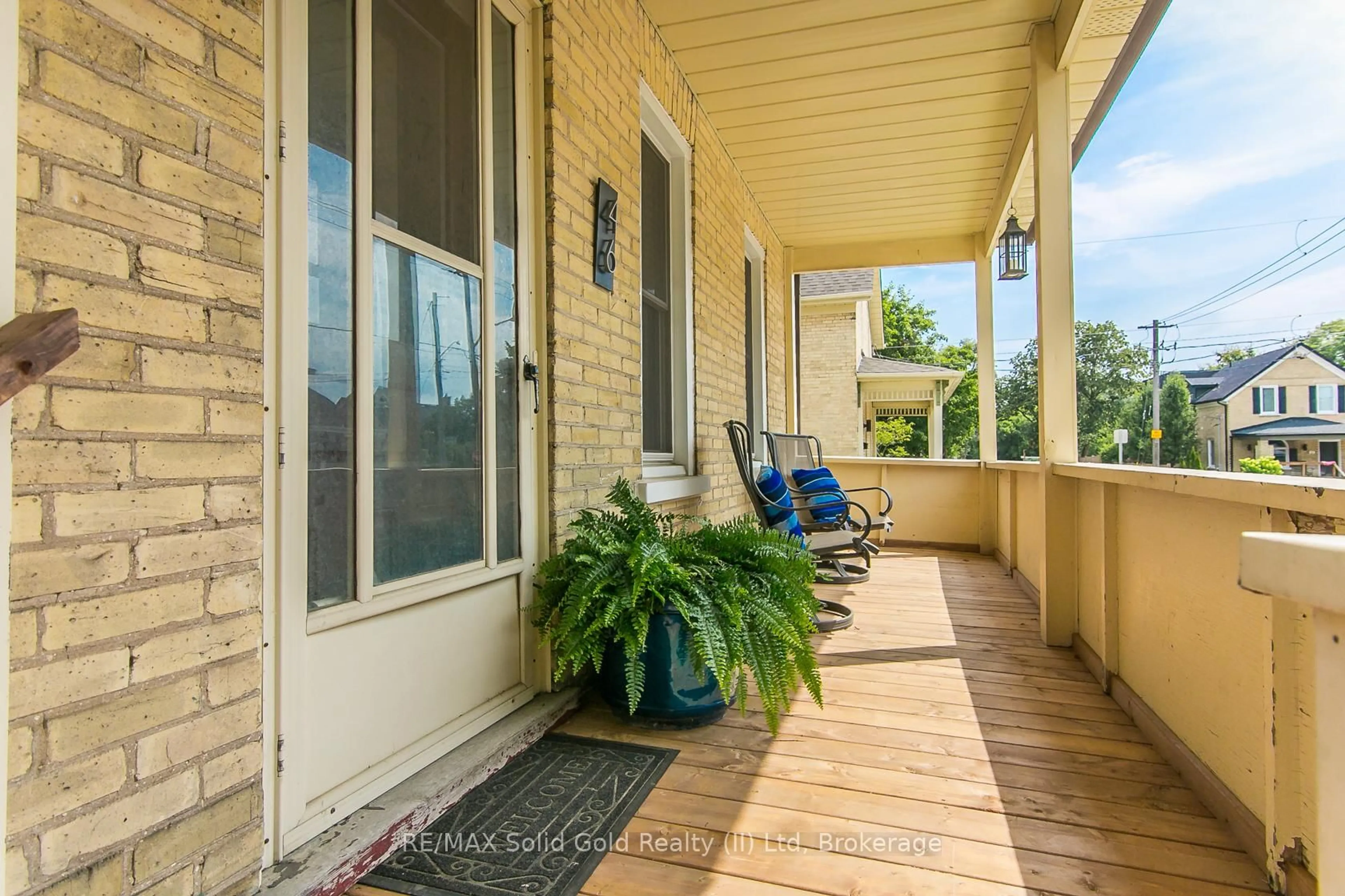 Patio, street for 46 Young St, Waterloo Ontario N2J 2L5