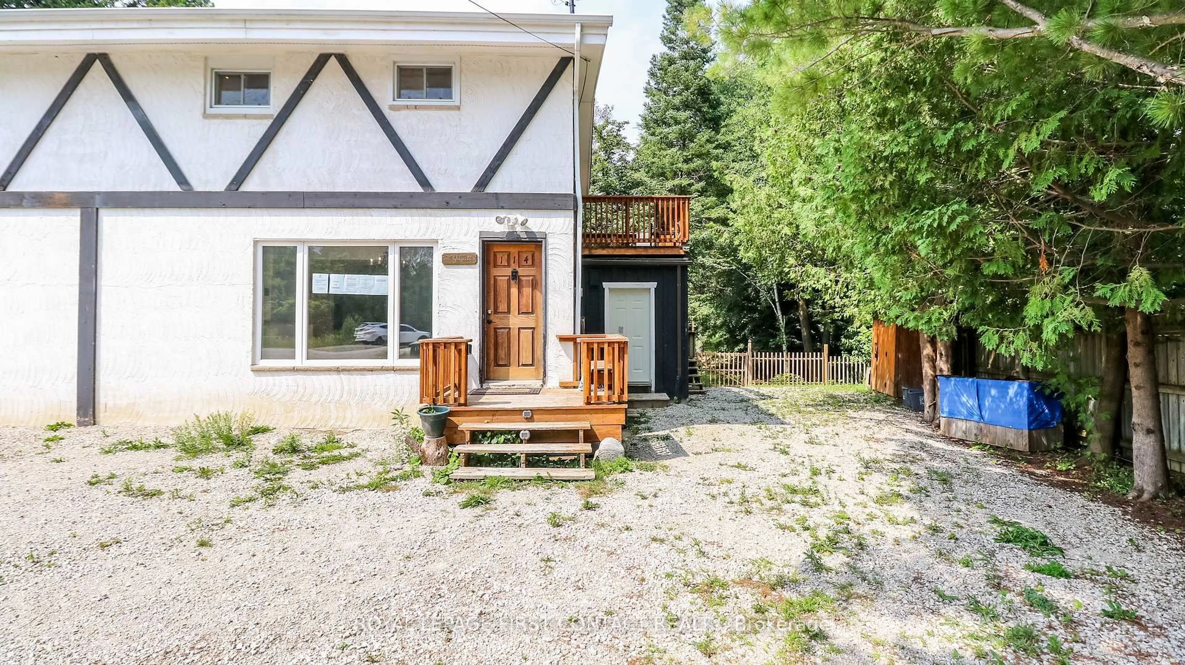Patio, street for 114 Birch View Tr, Blue Mountains Ontario L9Y 0M2