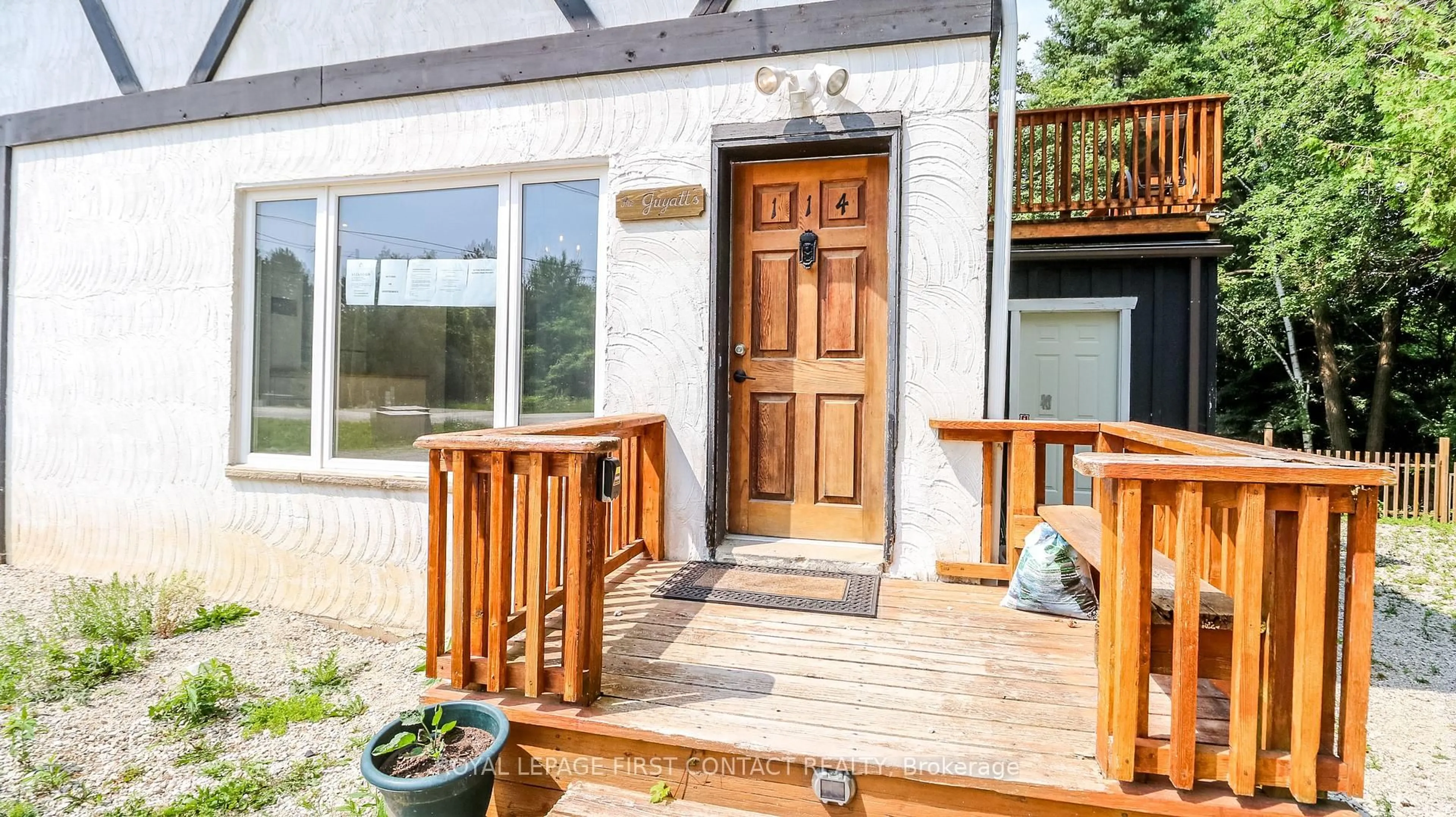 Patio, street for 114 Birch View Tr, Blue Mountains Ontario L9Y 0M2
