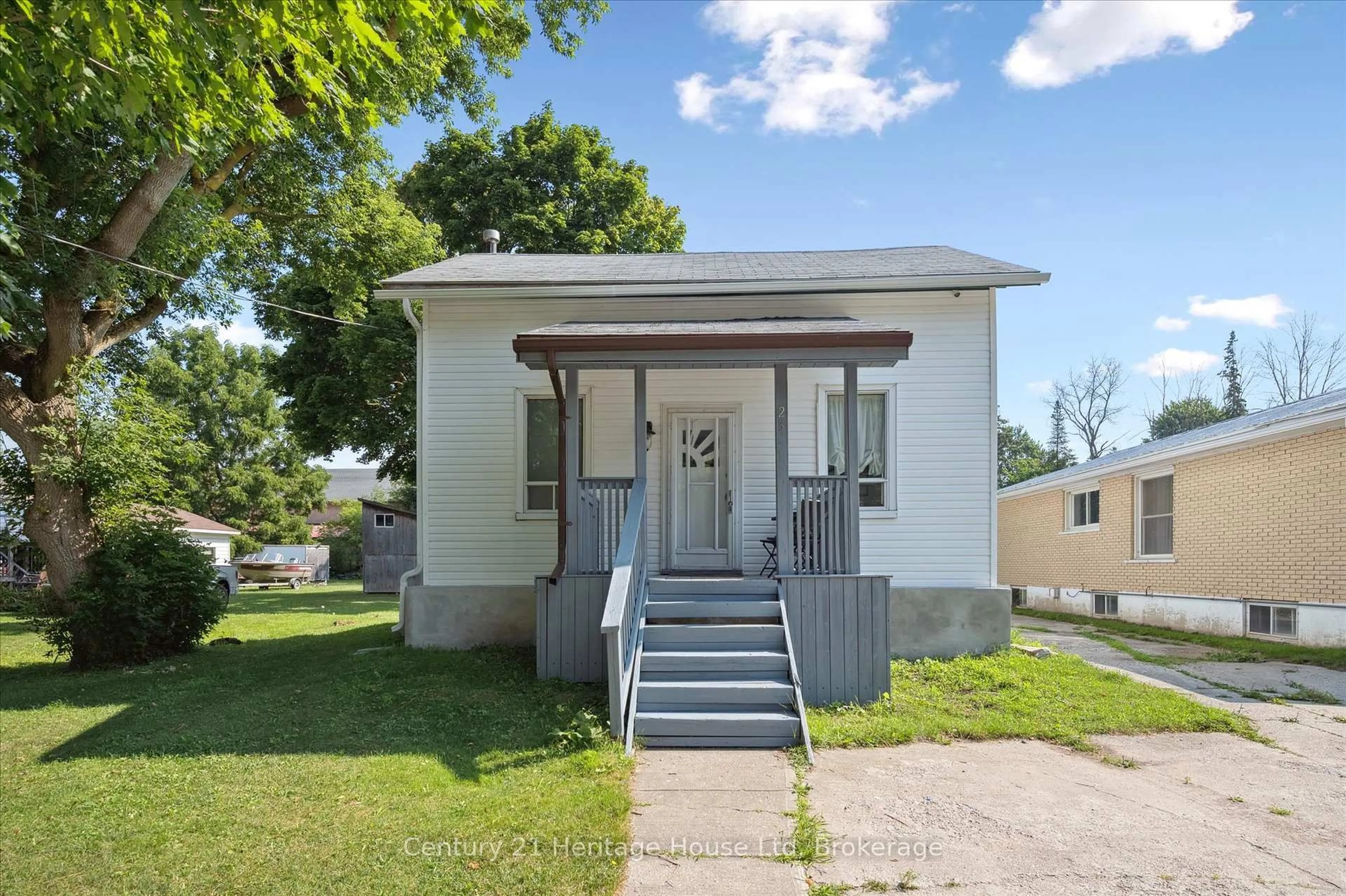 Unknown for 230 Egremont St, Wellington North Ontario N0G 2L2