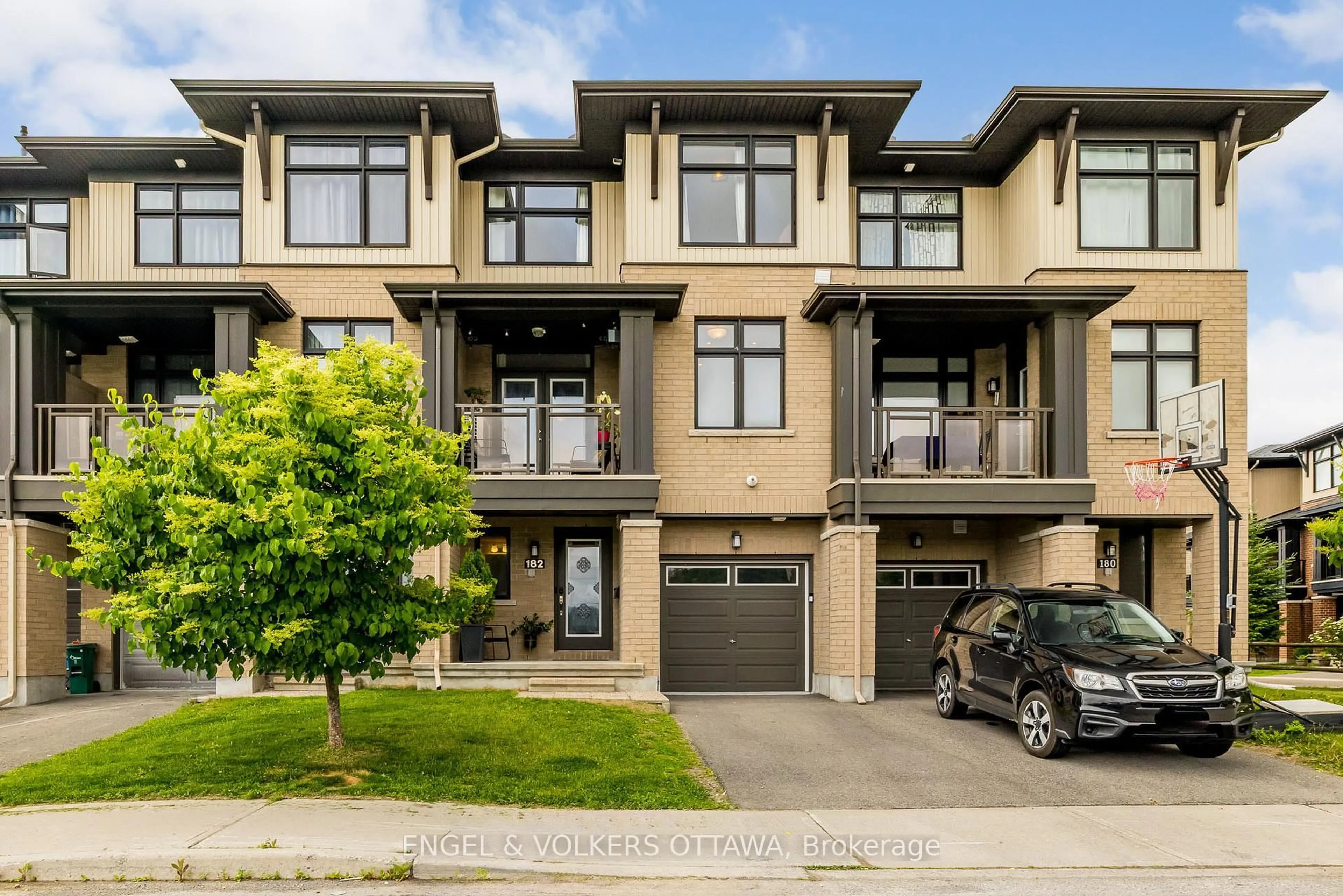 Unknown for 182 Poplin St, Ottawa Ontario K4M 0G9