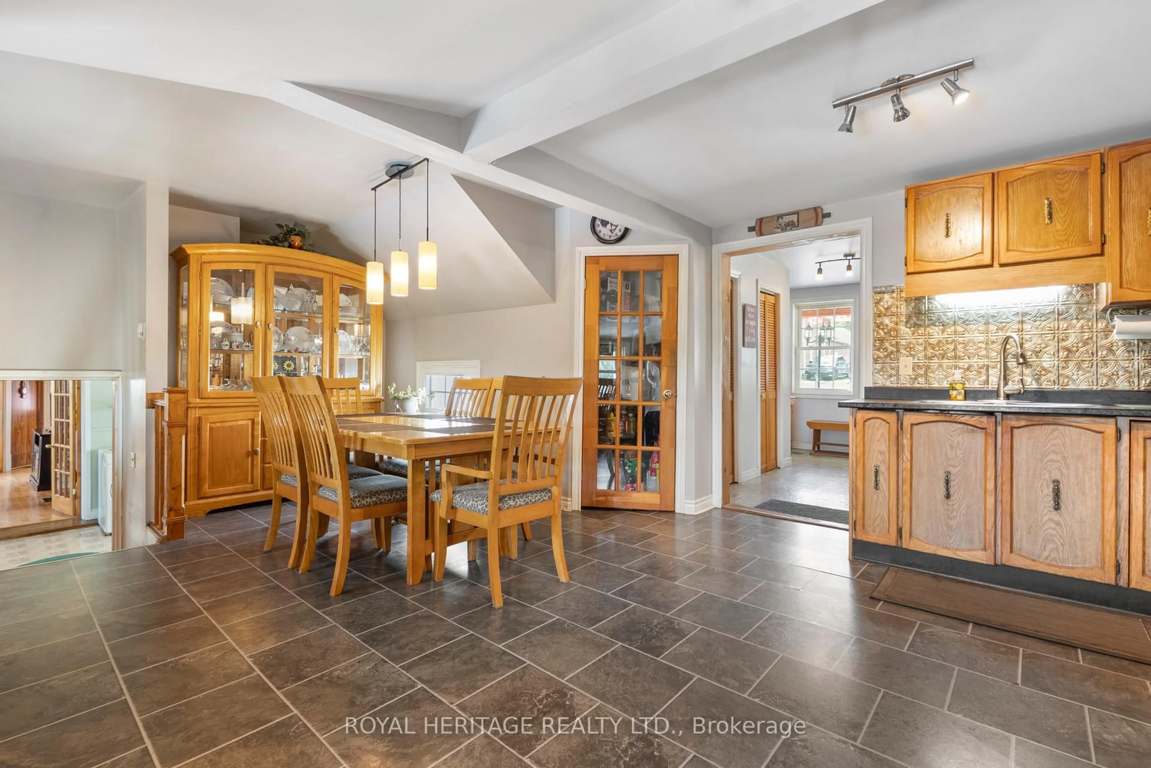 Unknown for 1984 Sturgeon Rd, Kawartha Lakes Ontario K0M 1L0