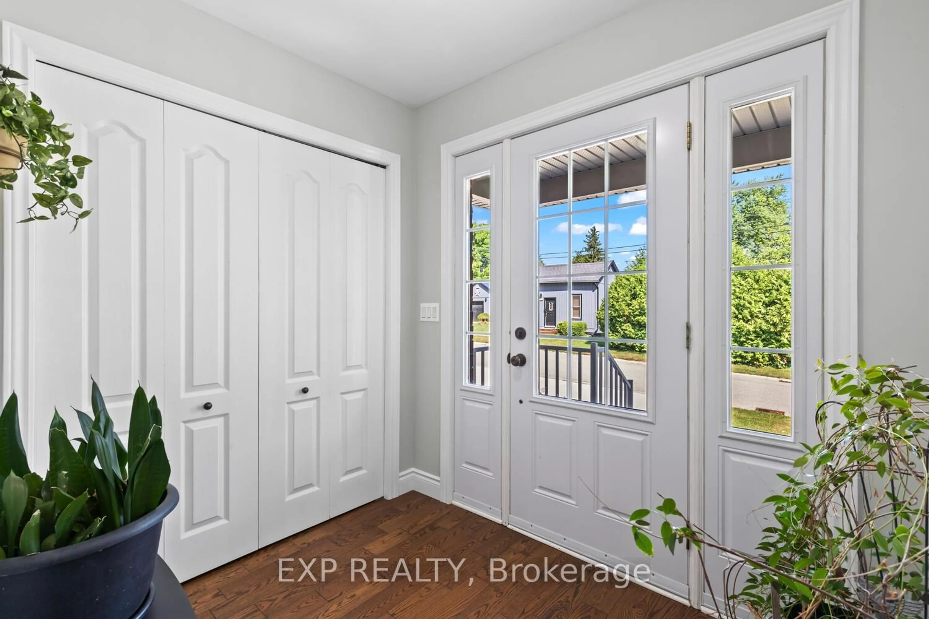 Indoor entryway for 139 John St, Zorra Ontario N0J 1J0
