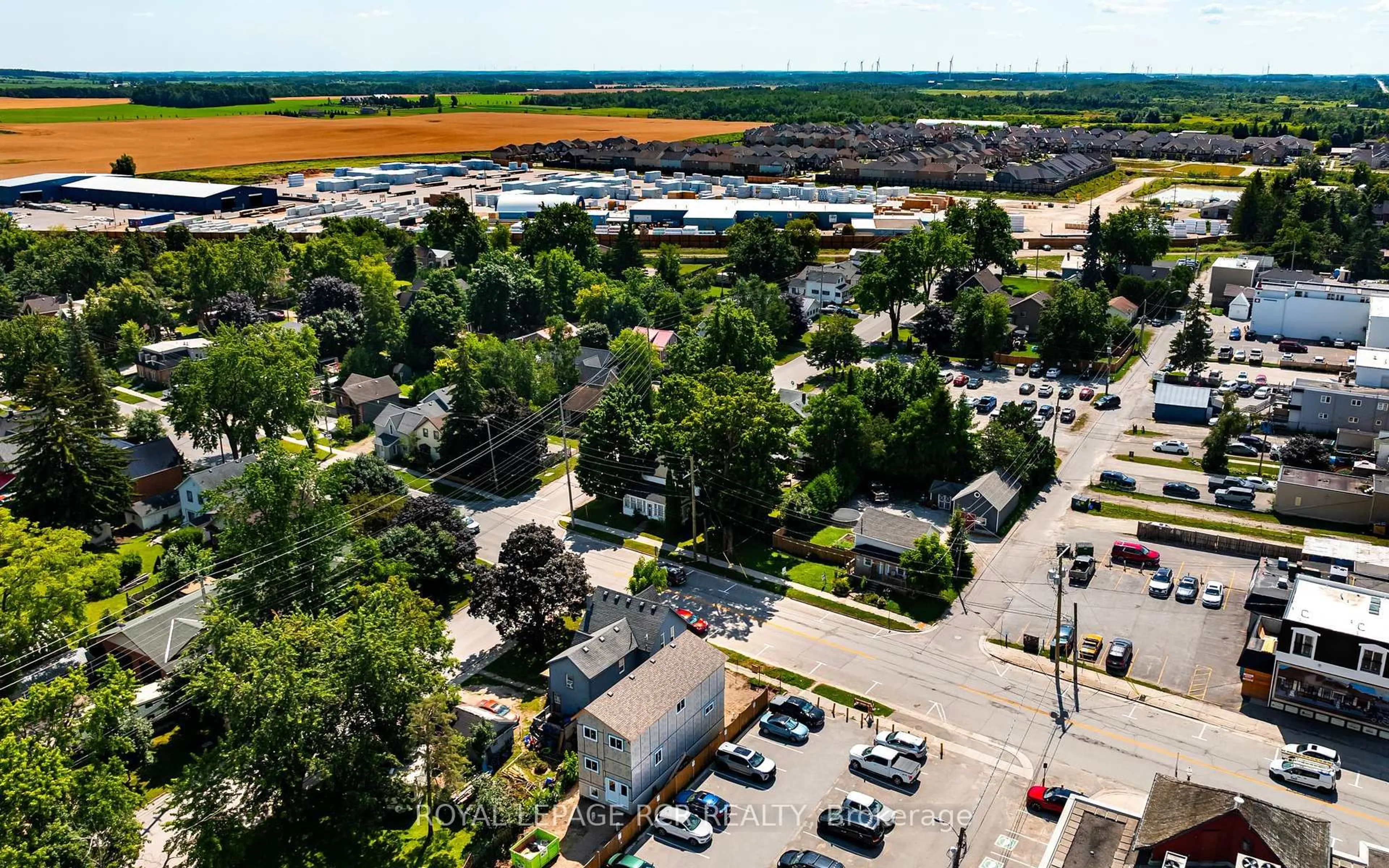 A pic from outside/outdoor area/front of a property/back of a property/a pic from drone, street for 168 Victoria St, Shelburne Ontario L9V 2Y1