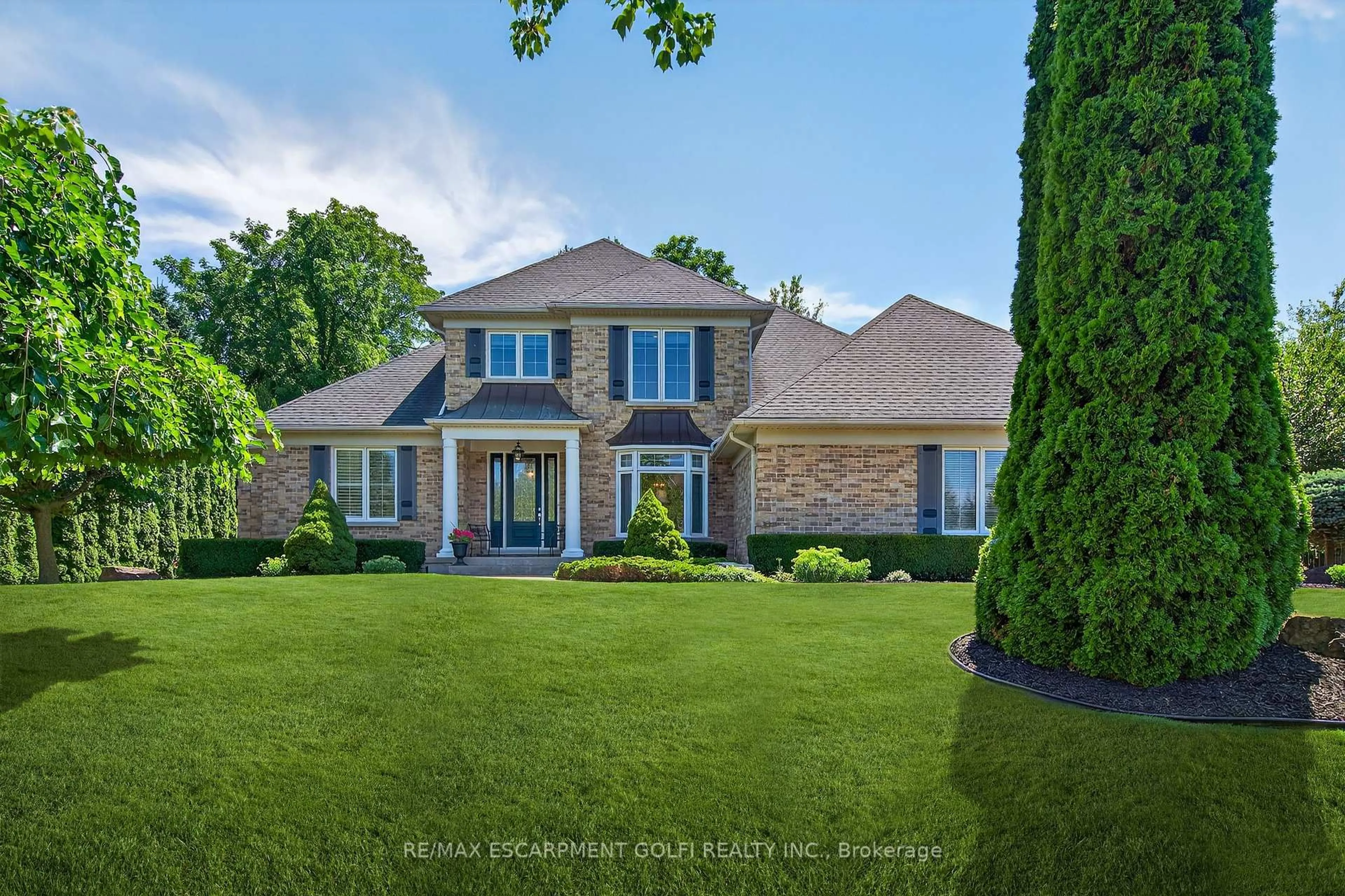 Home with brick exterior material, water/lake/river/ocean view for 6786 Christine Crt, Niagara Falls Ontario L2J 4L6
