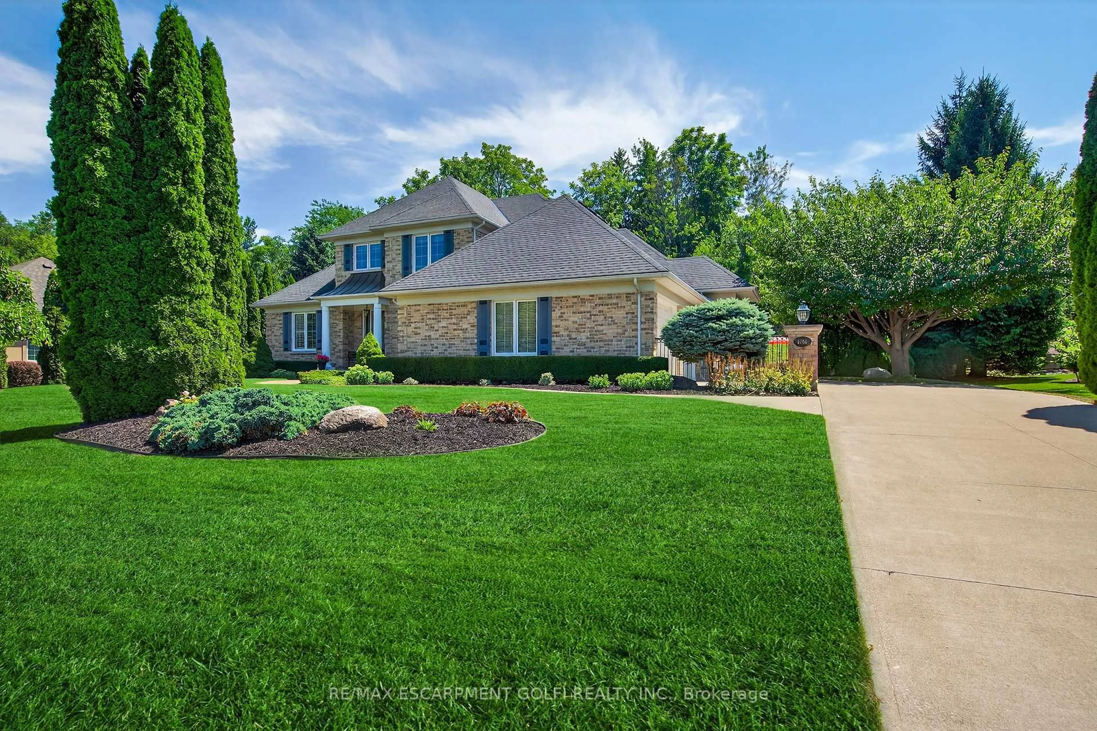 Home with brick exterior material, street for 6786 Christine Crt, Niagara Falls Ontario L2J 4L6