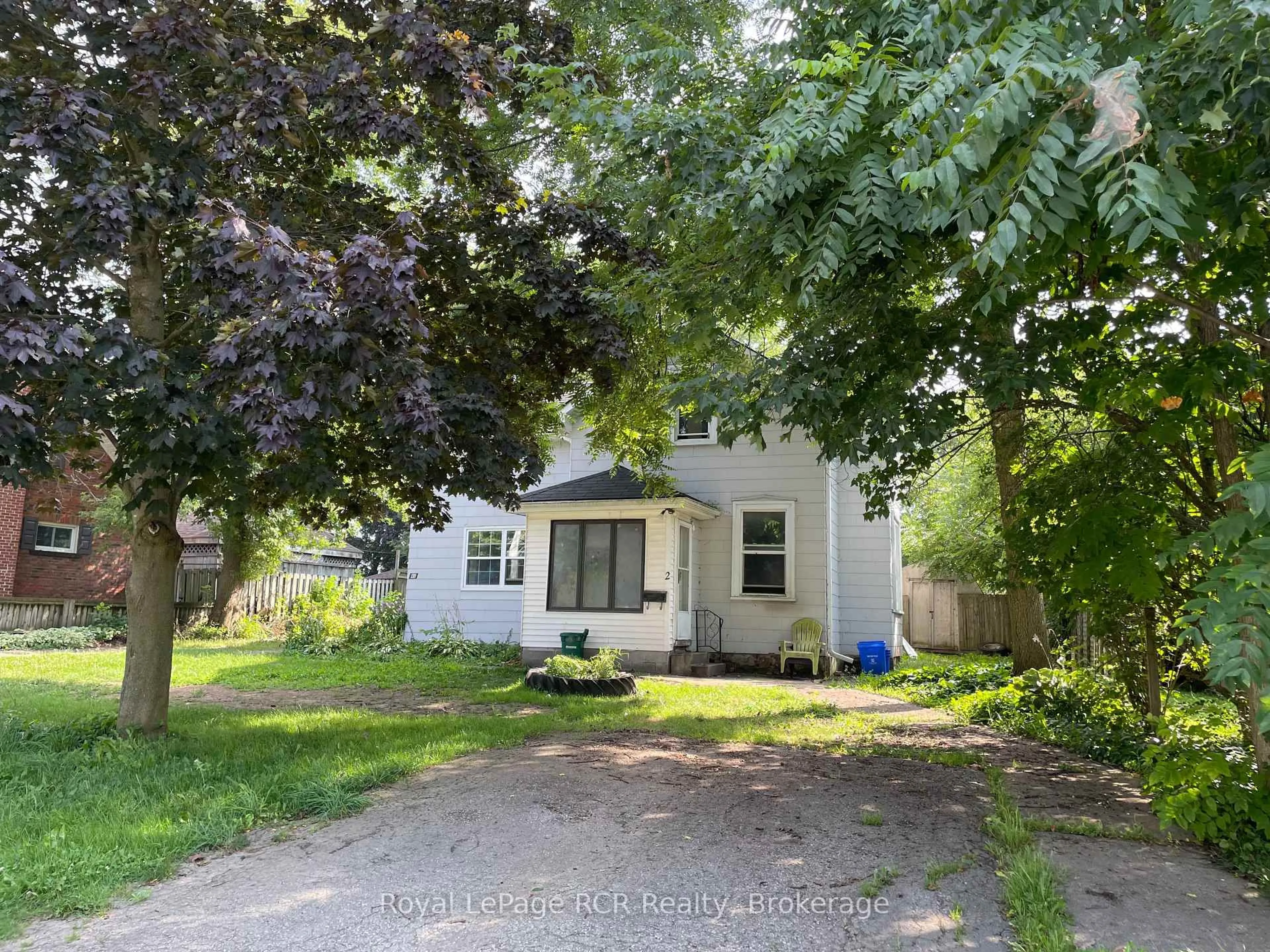 A pic from outside/outdoor area/front of a property/back of a property/a pic from drone, street for 46 ROBERTSON St, Minto Ontario N0G 1Z0