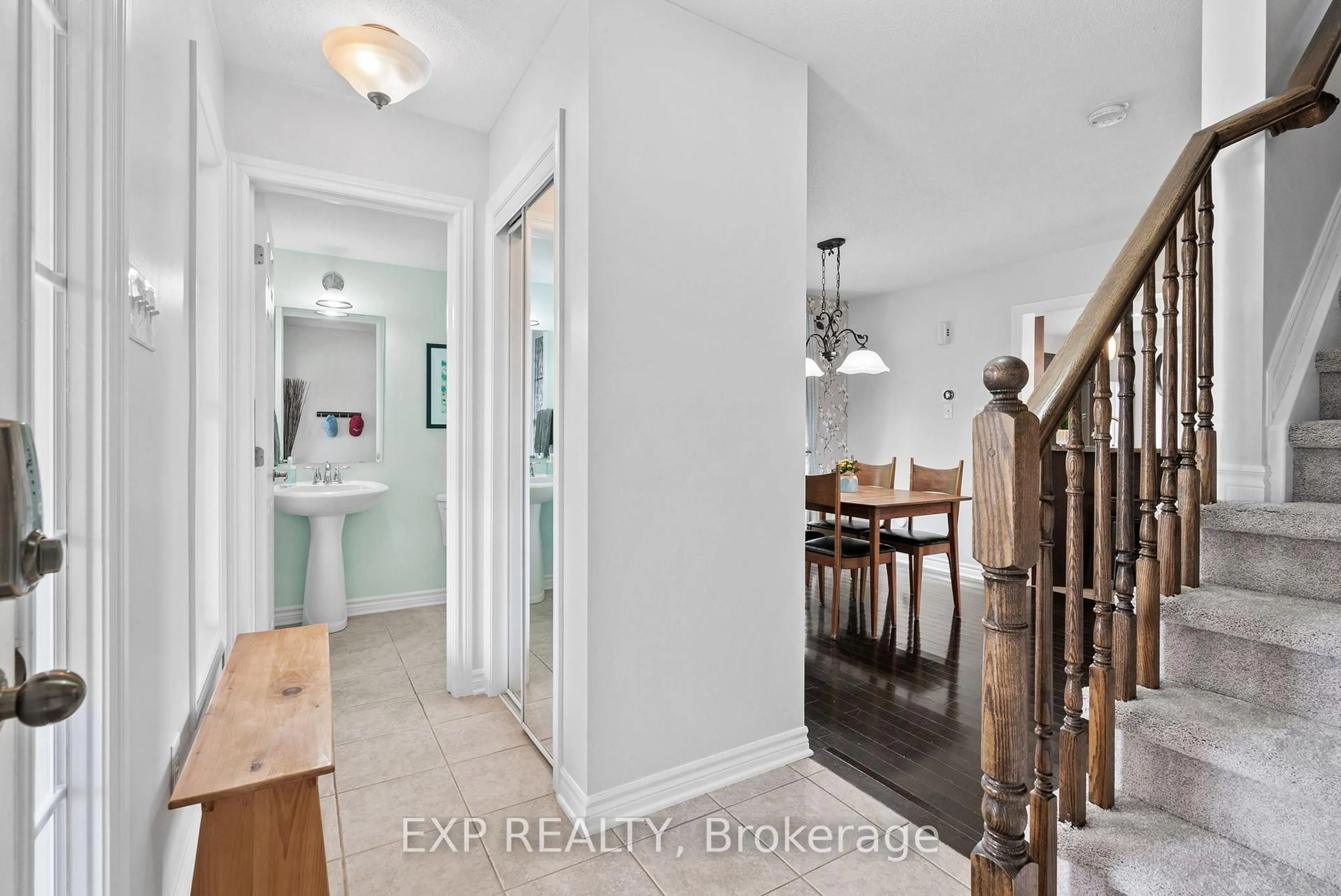 Indoor entryway for 3473 River Run Ave, Ottawa Ontario K2J 0R8
