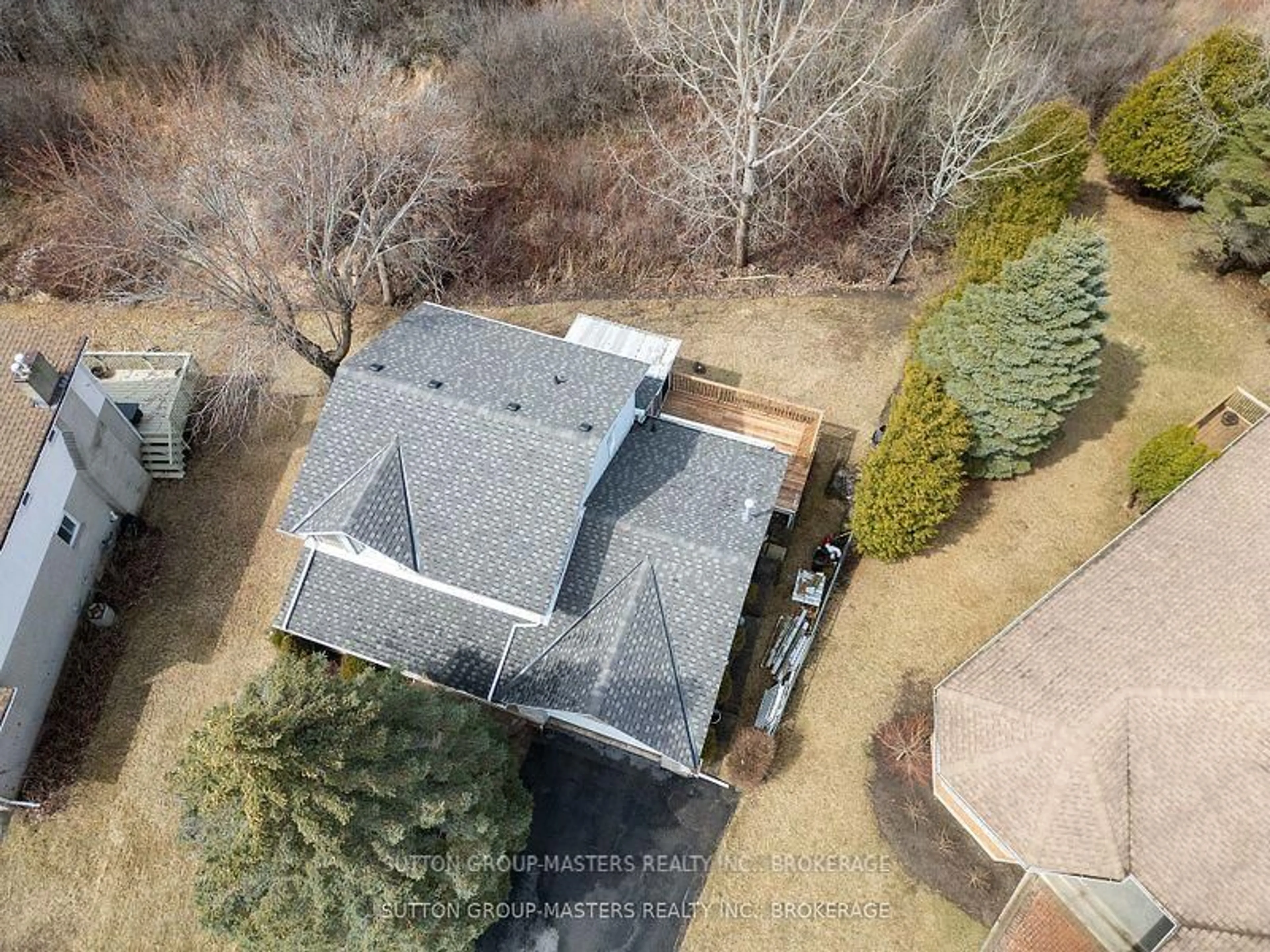 A pic from outside/outdoor area/front of a property/back of a property/a pic from drone, unknown for 681 Rivermeade Ave, Kingston Ontario K7M 7Z7