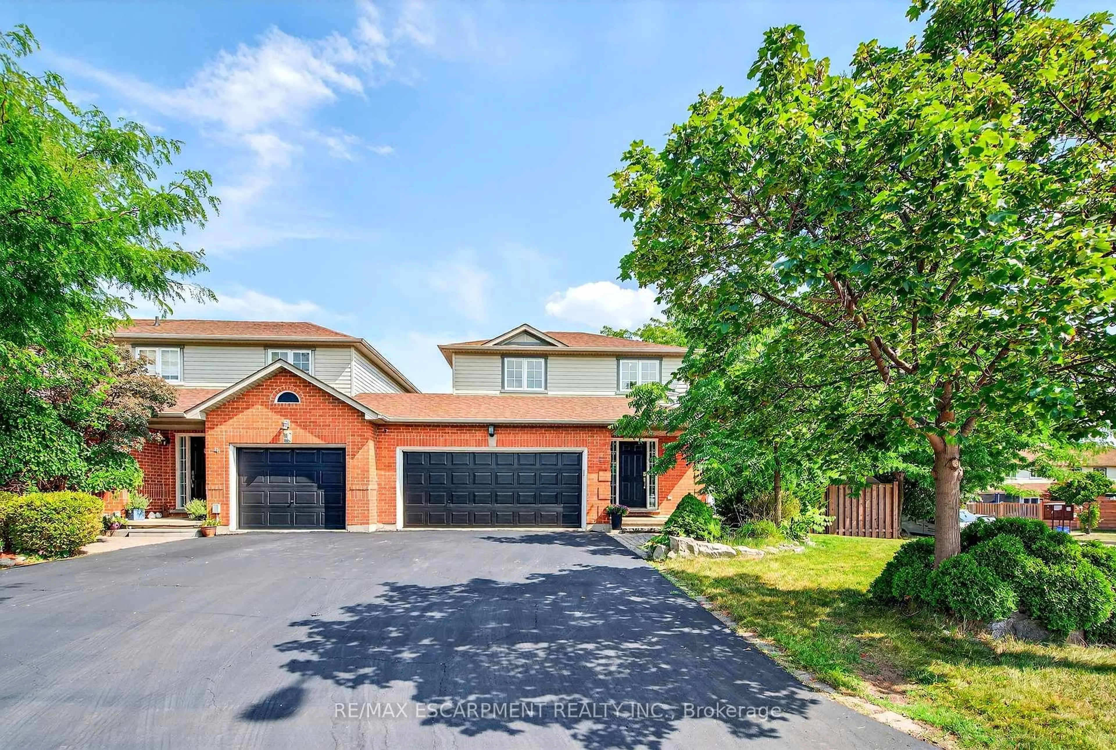 Home with brick exterior material, street for 2 Newell Crt, Hamilton Ontario L9H 7N3