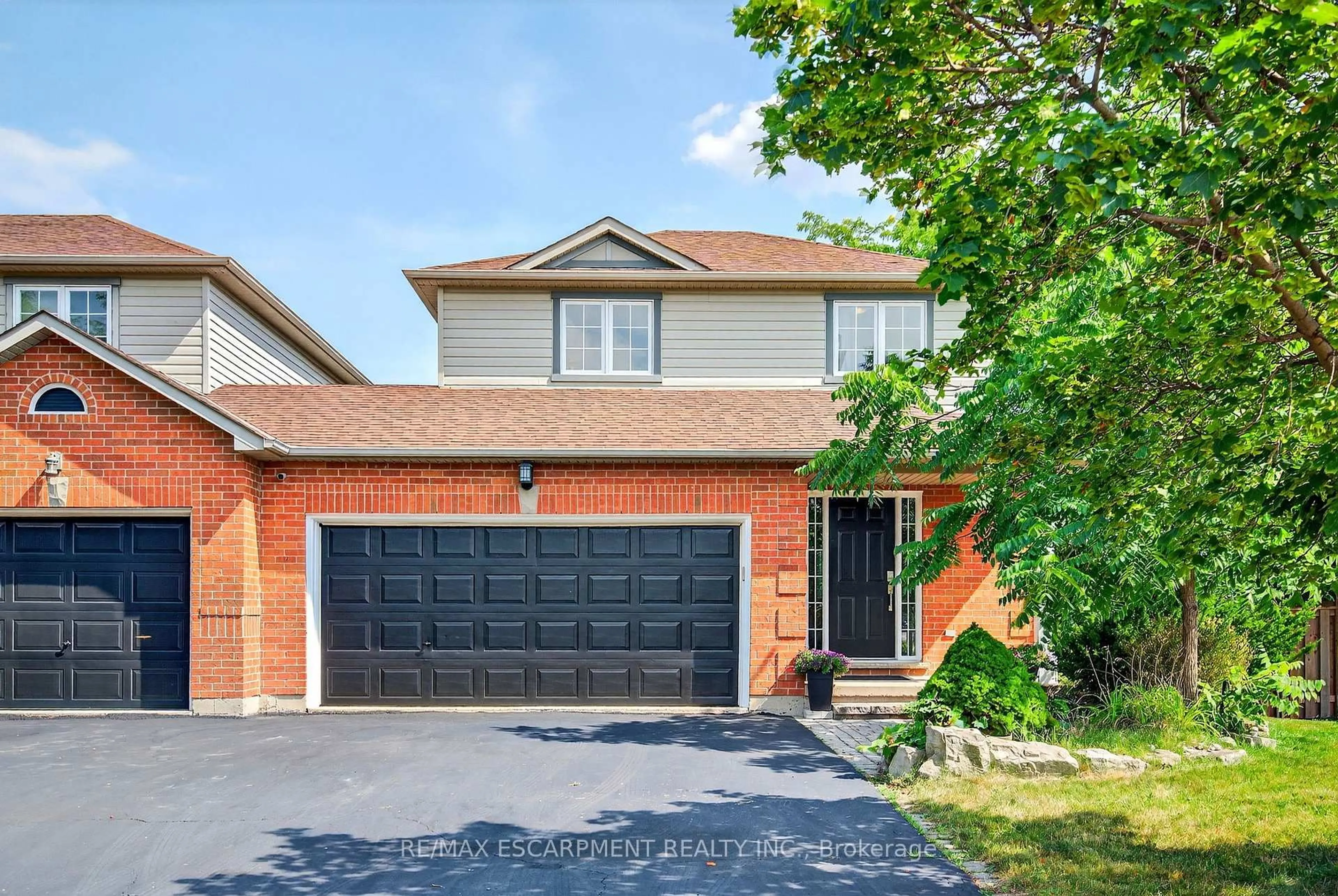 Home with brick exterior material, street for 2 Newell Crt, Hamilton Ontario L9H 7N3