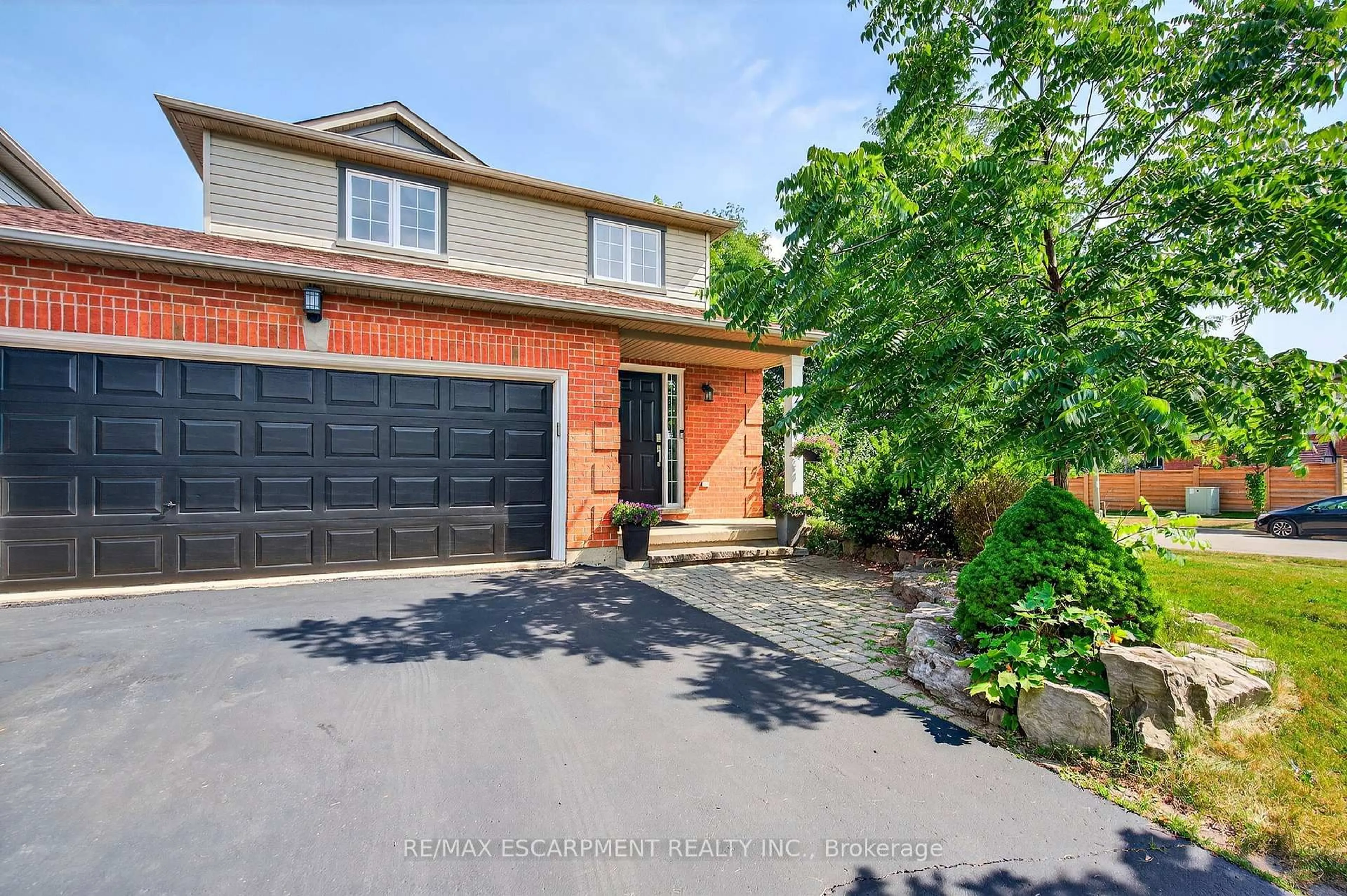 Home with brick exterior material, street for 2 Newell Crt, Hamilton Ontario L9H 7N3
