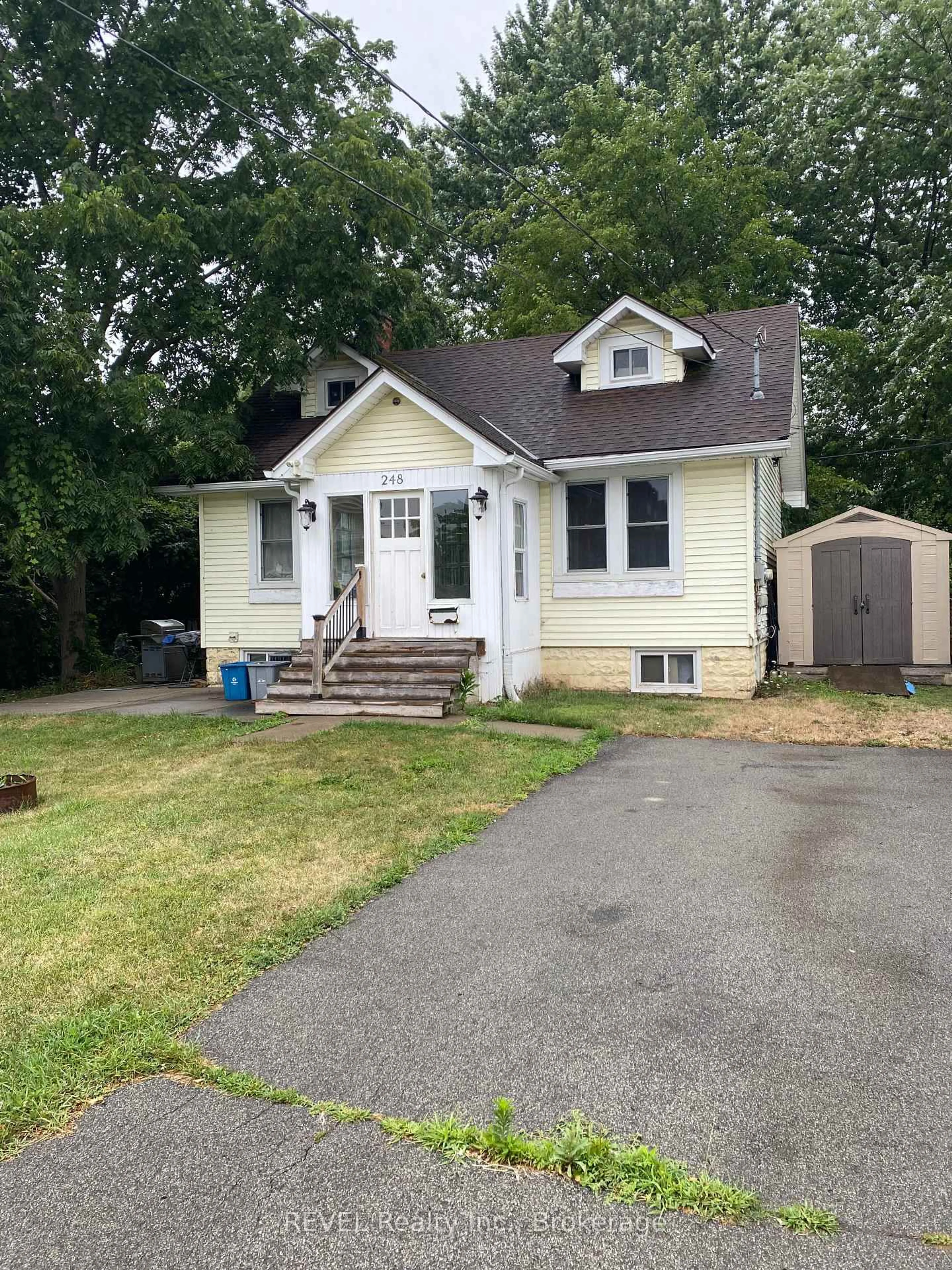 Home with vinyl exterior material, street for 248 HIGH St, Fort Erie Ontario L2A 3R3