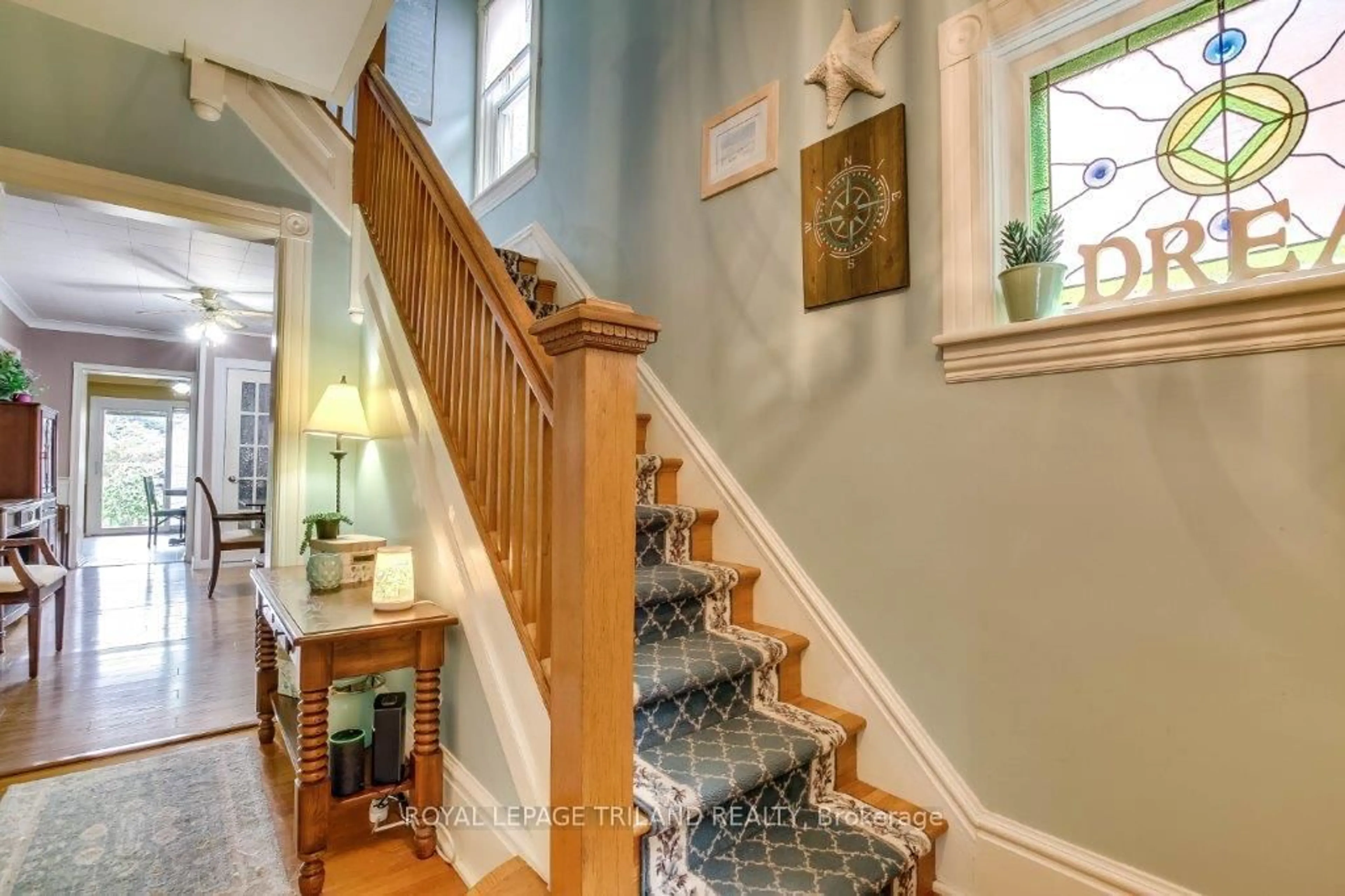 Stairs for 39 Maple St, St. Thomas Ontario N5R 1Y8