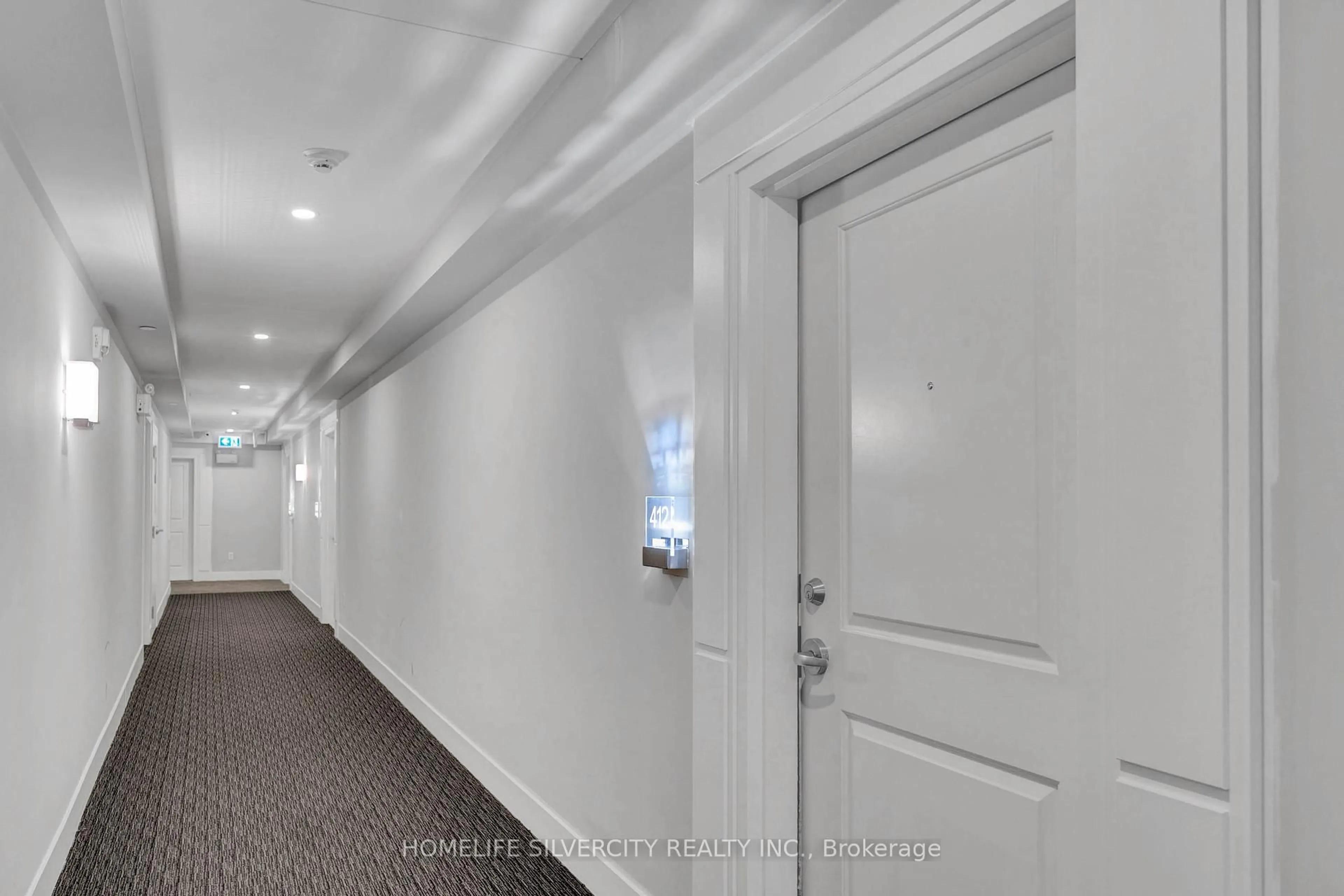 Indoor foyer for 1284 GORDEN St #412, Guelph Ontario N1L 1H3