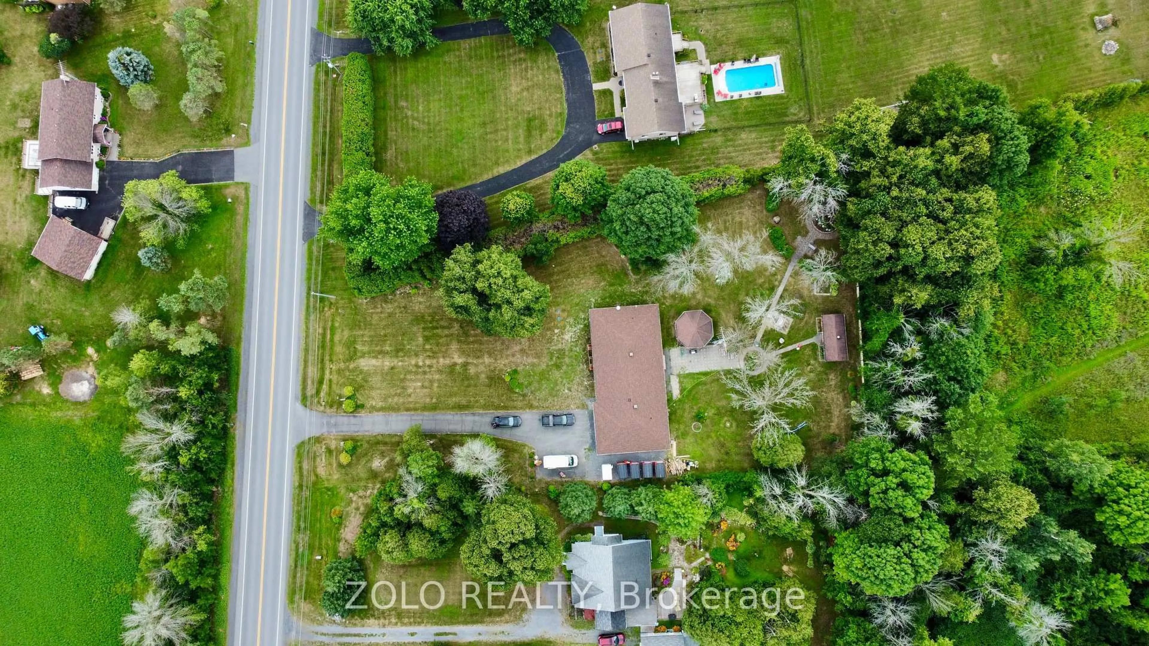 A pic from outside/outdoor area/front of a property/back of a property/a pic from drone, street for 20411 Conc 5 Rd, South Glengarry Ontario K0C 1L0