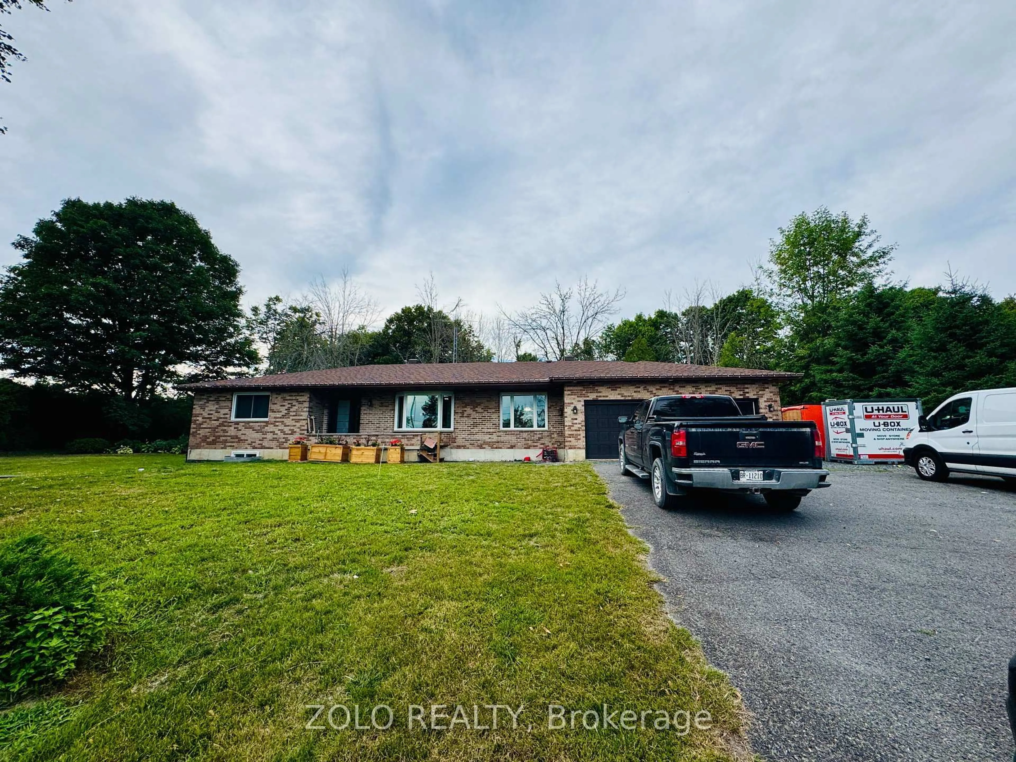 A pic from outside/outdoor area/front of a property/back of a property/a pic from drone, unknown for 20411 Conc 5 Rd, South Glengarry Ontario K0C 1L0