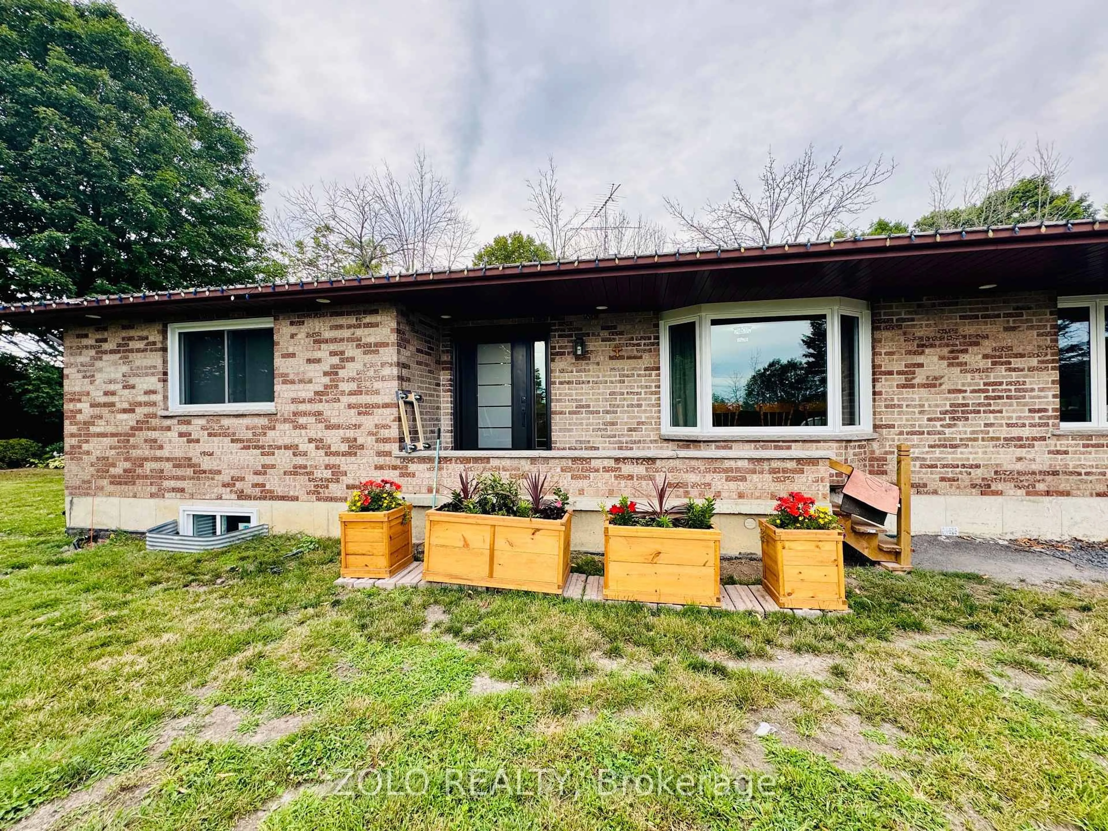 A pic from outside/outdoor area/front of a property/back of a property/a pic from drone, unknown for 20411 Conc 5 Rd, South Glengarry Ontario K0C 1L0