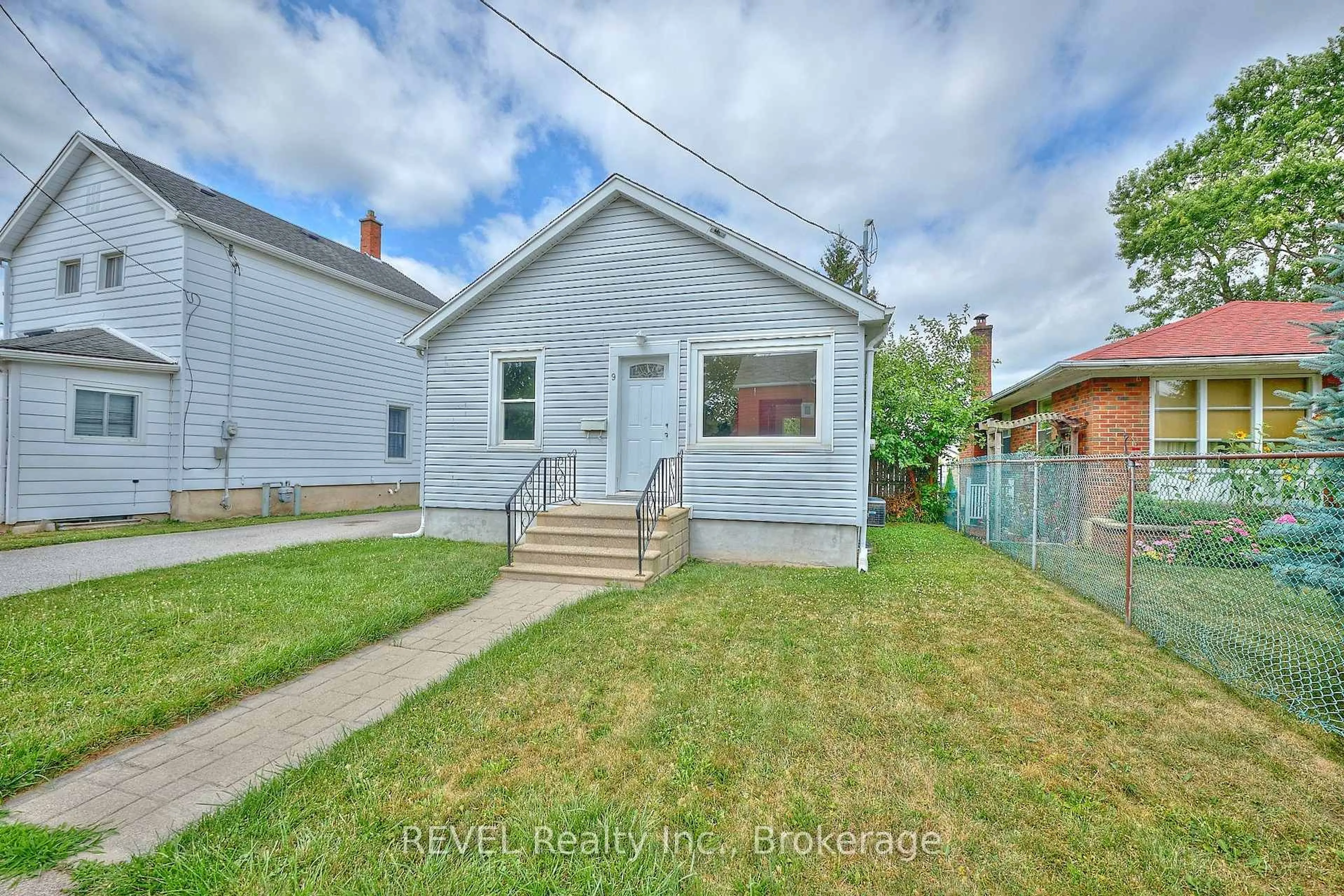 Unknown for 9 Colborne St, Thorold Ontario L2V 3P6