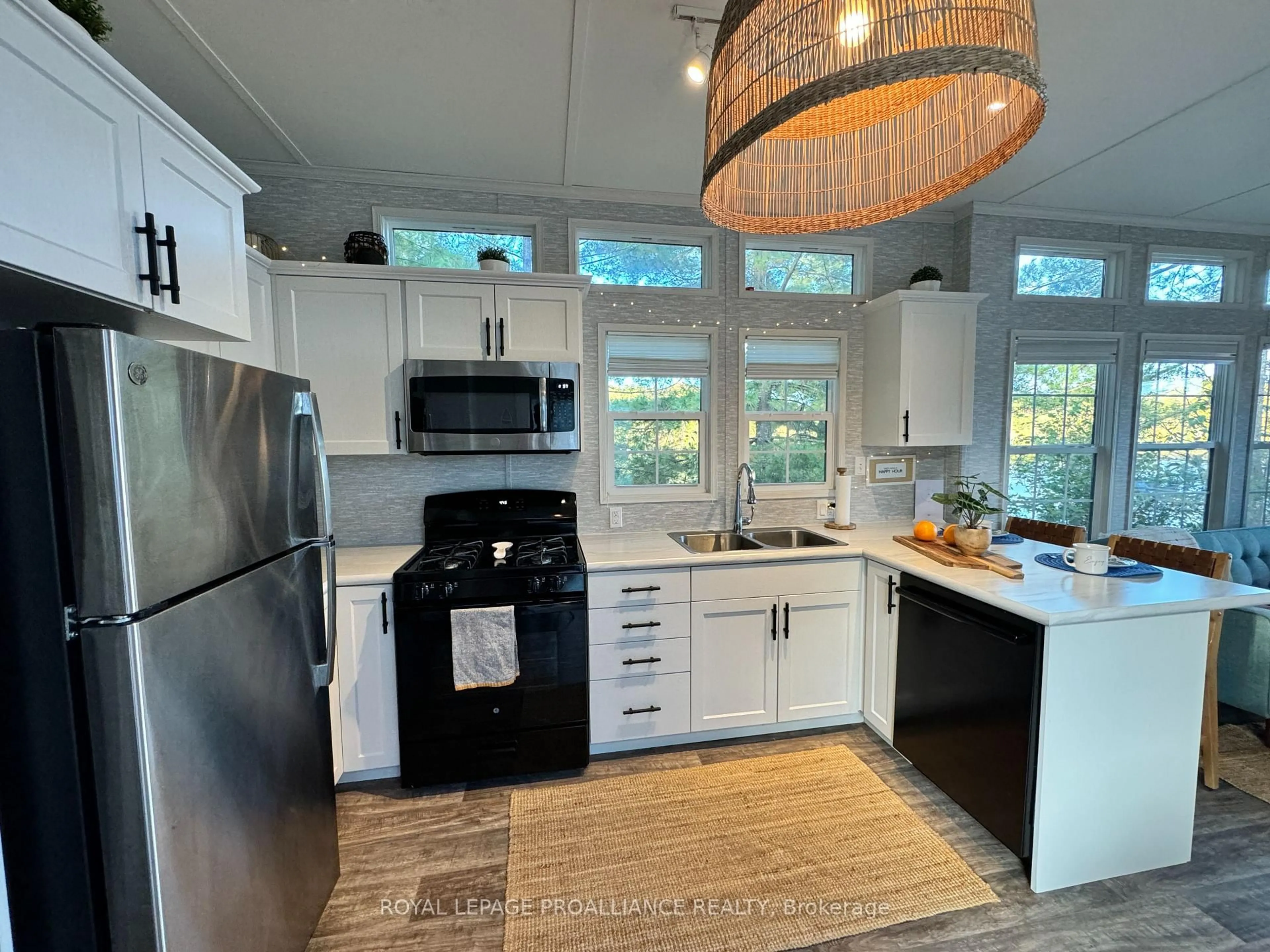 Open concept kitchen, unknown for 240 Pinewood Park Rd #H20, Haley Station Ontario K0J 1Y0