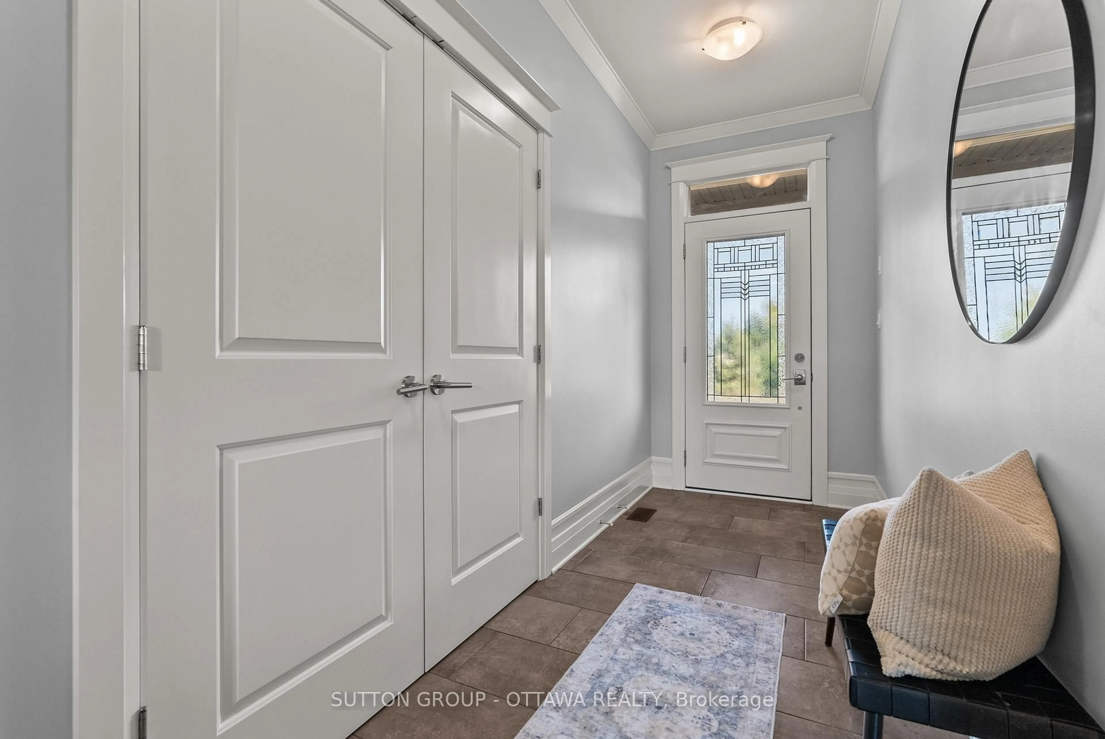 Indoor entryway for 203 MCGILL Rd, North Grenville Ontario K0G 1J0