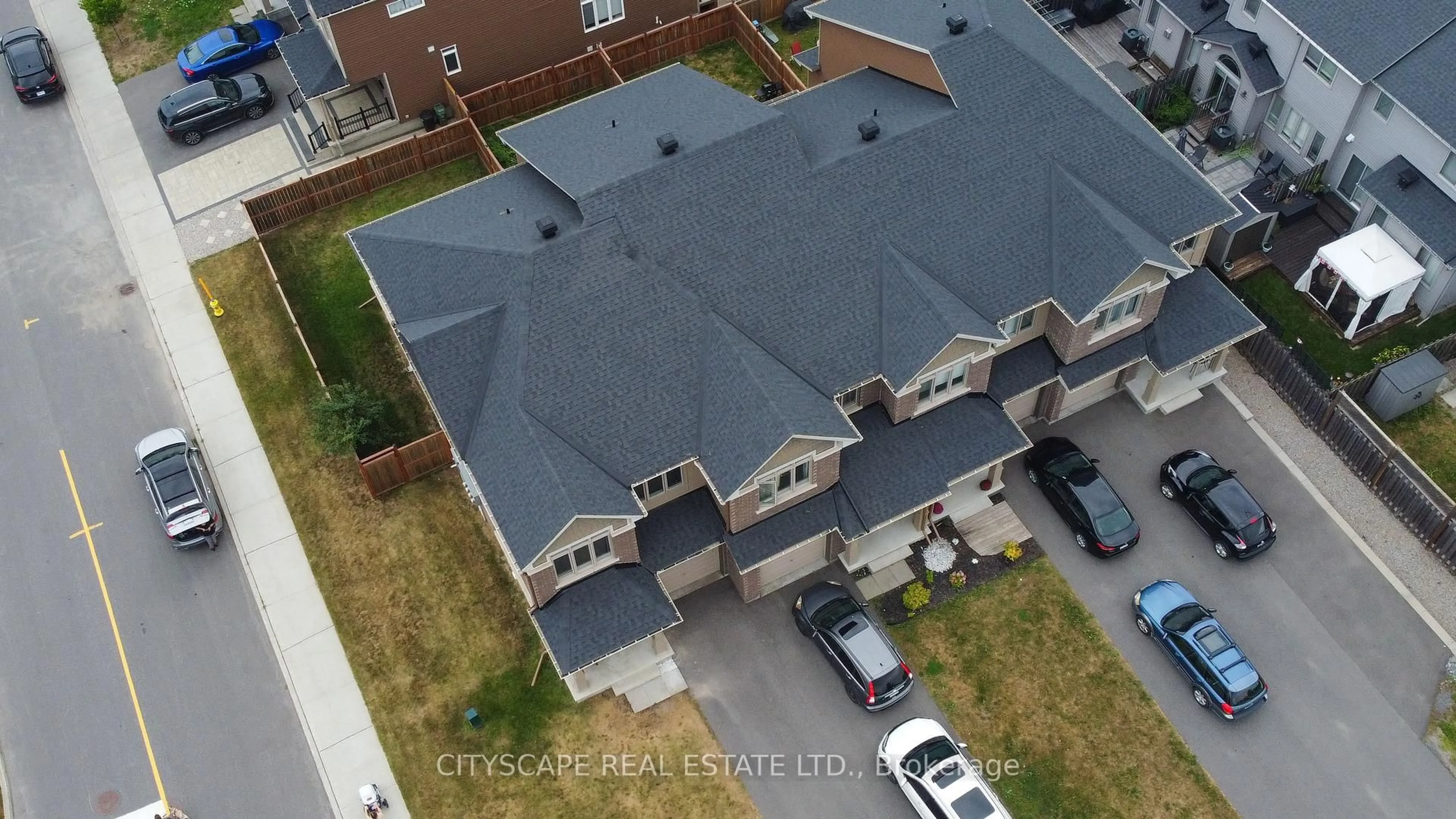 A pic from outside/outdoor area/front of a property/back of a property/a pic from drone, unknown for 174 Joshua St, Ottawa Ontario K1W 0A3