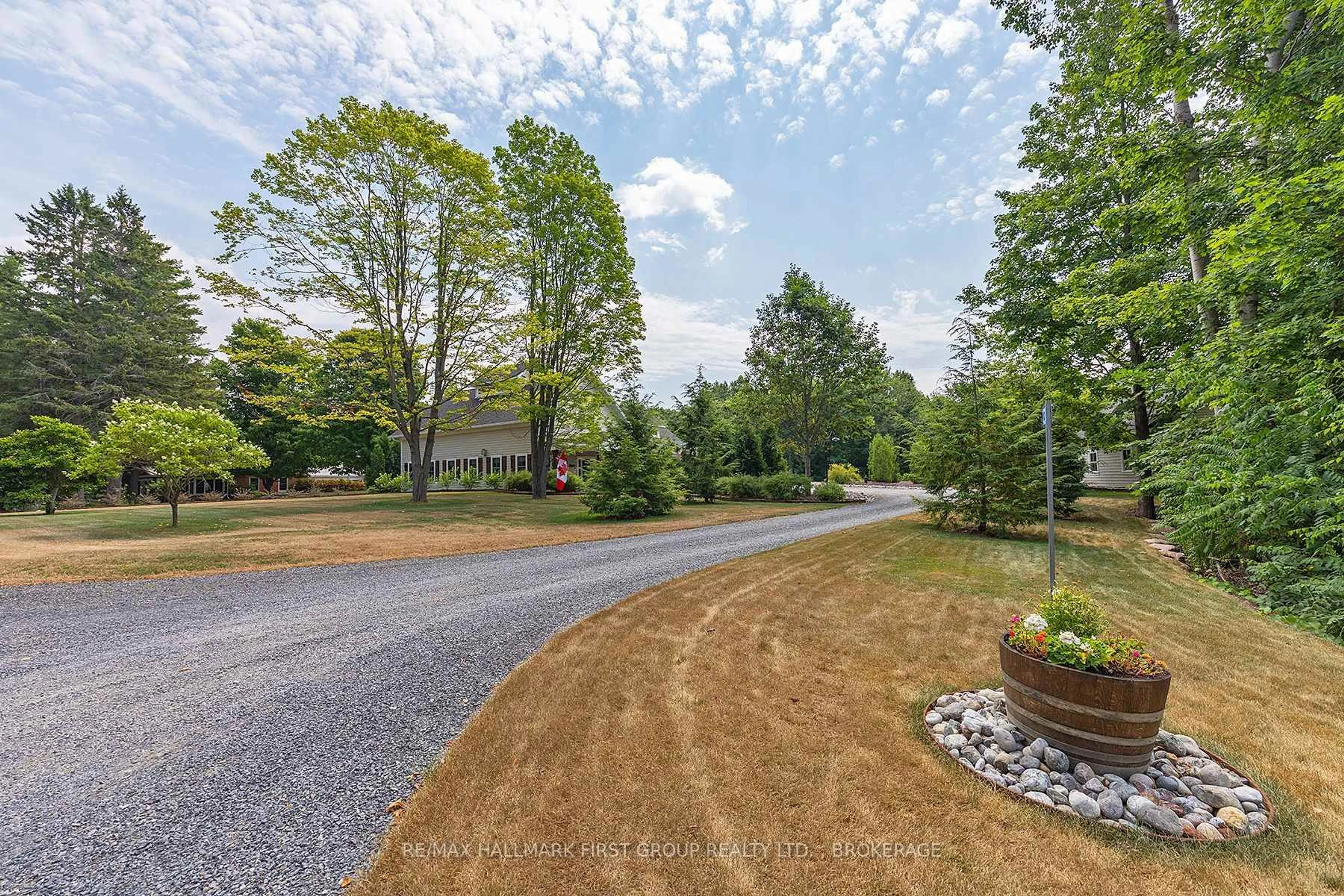 A pic from outside/outdoor area/front of a property/back of a property/a pic from drone, unknown for 1335 County Road 2 Rd, Leeds and the Thousand Islands Ontario K0E 1R0
