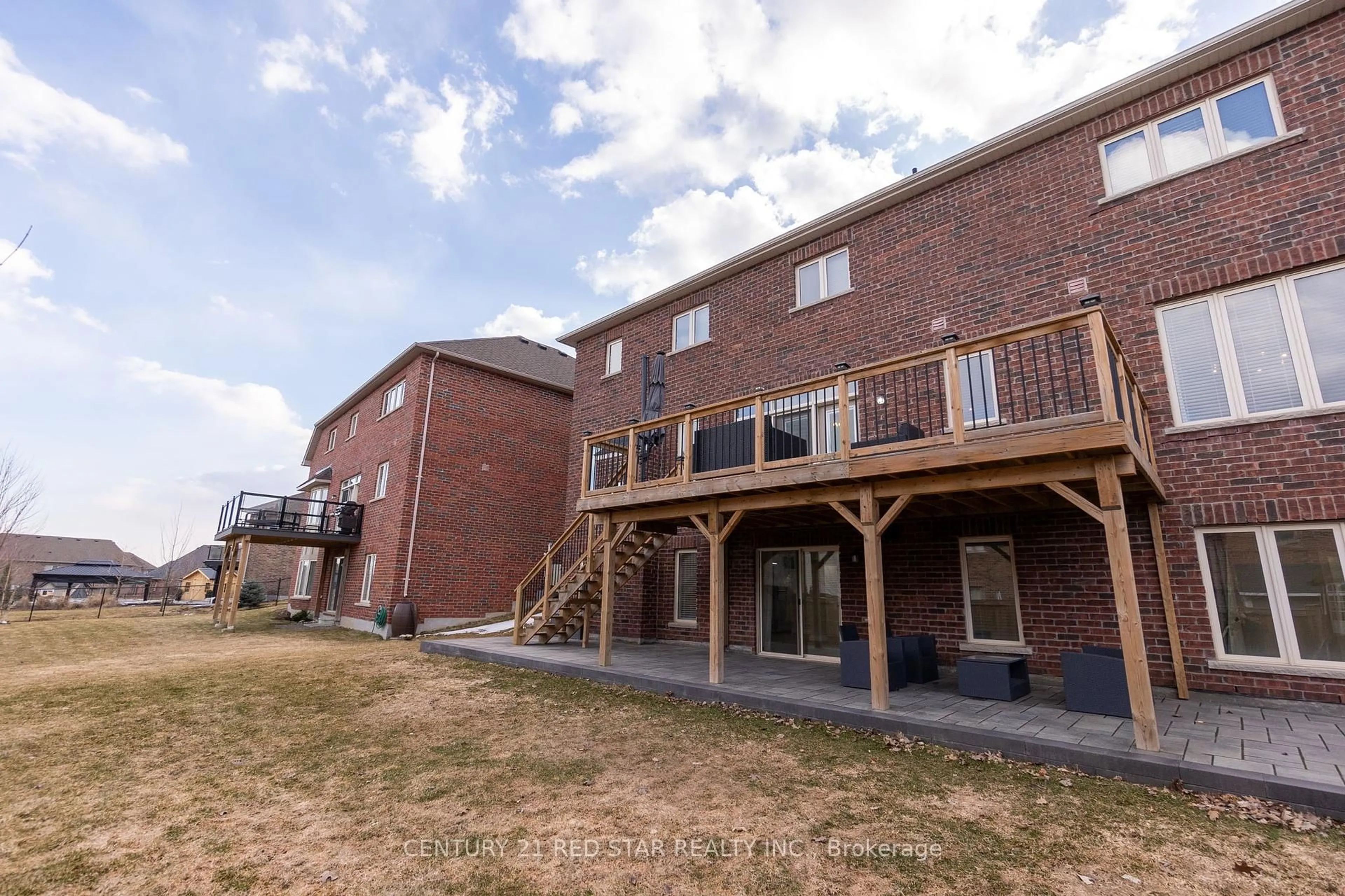Patio, building for 16 Mitchell Cres, Mono Ontario L9W 6W6