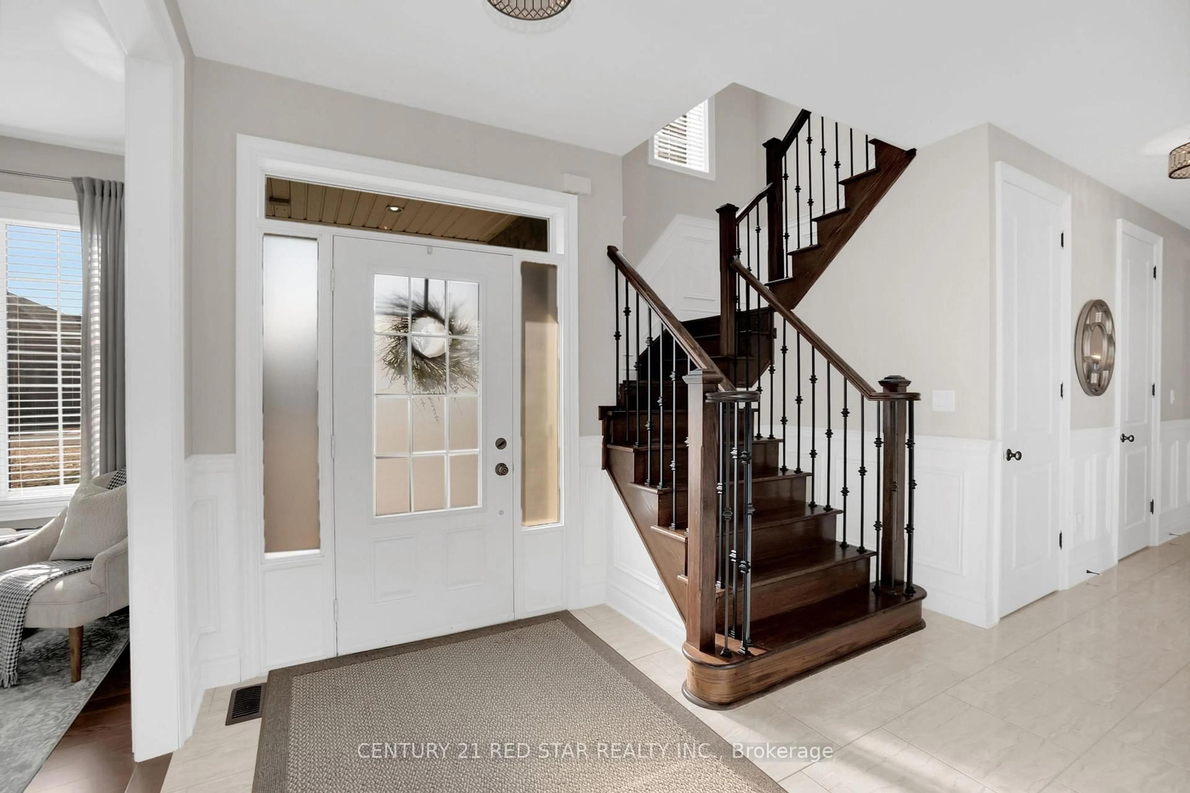 Indoor entryway for 16 Mitchell Cres, Mono Ontario L9W 6W6
