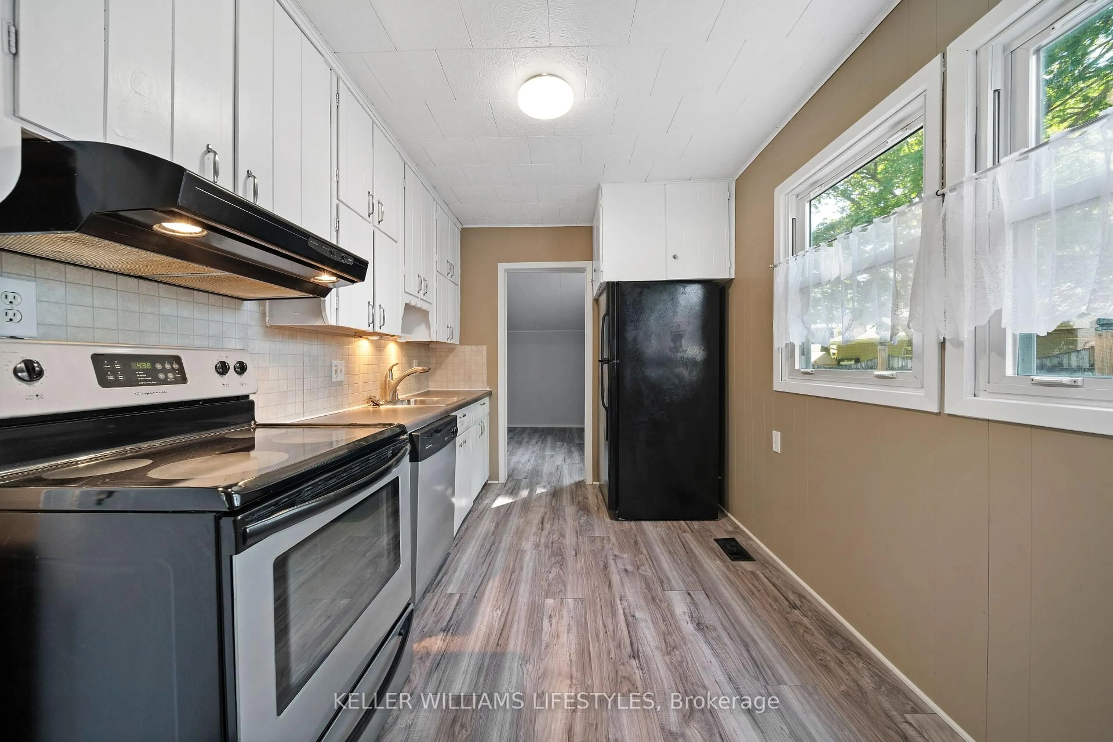 Standard kitchen, unknown for 228 Princess St, Central Huron Ontario N0M 1L0