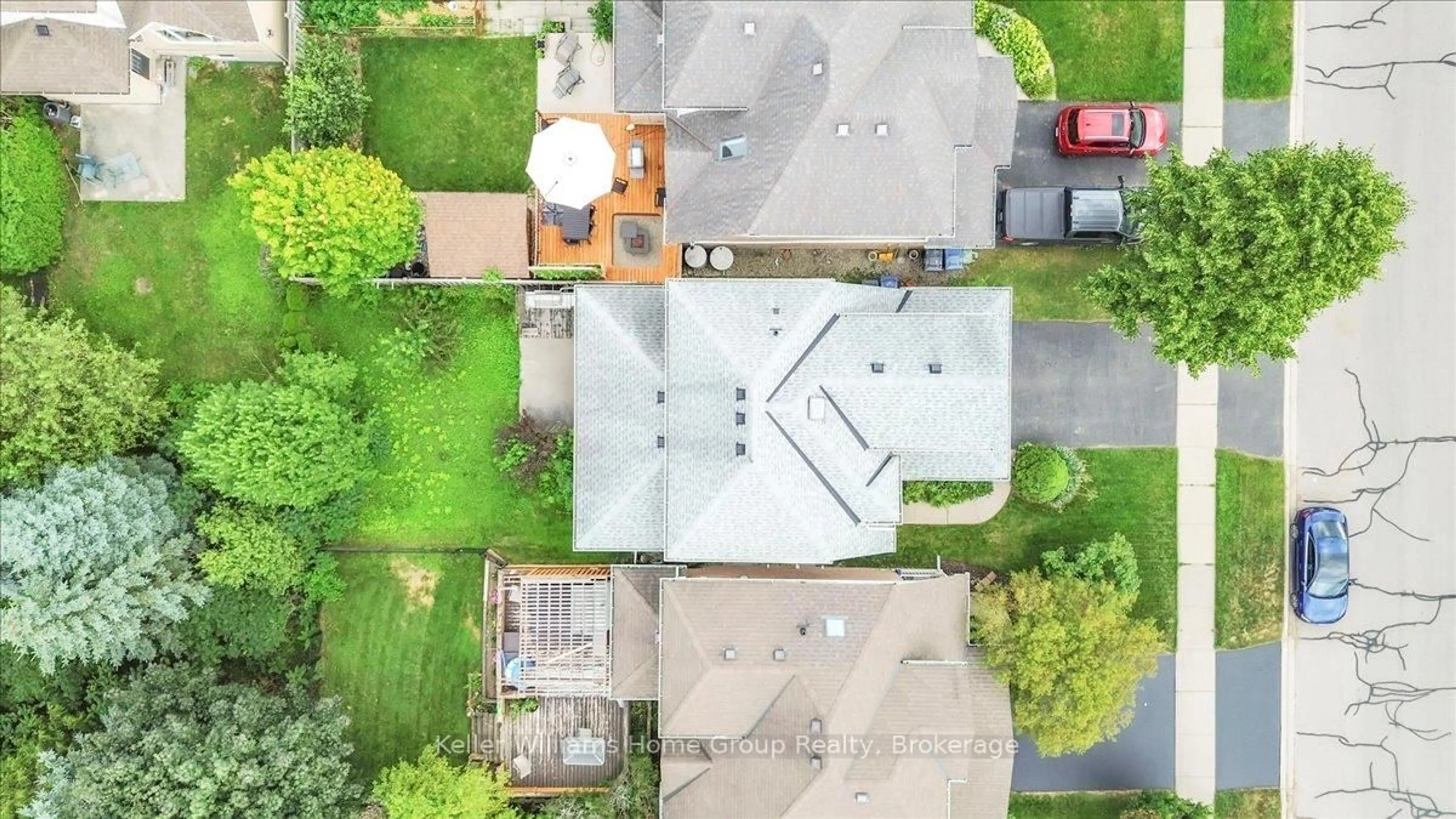 A pic from outside/outdoor area/front of a property/back of a property/a pic from drone, street for 10 Periwinkle Way, Guelph Ontario N1L 1H8