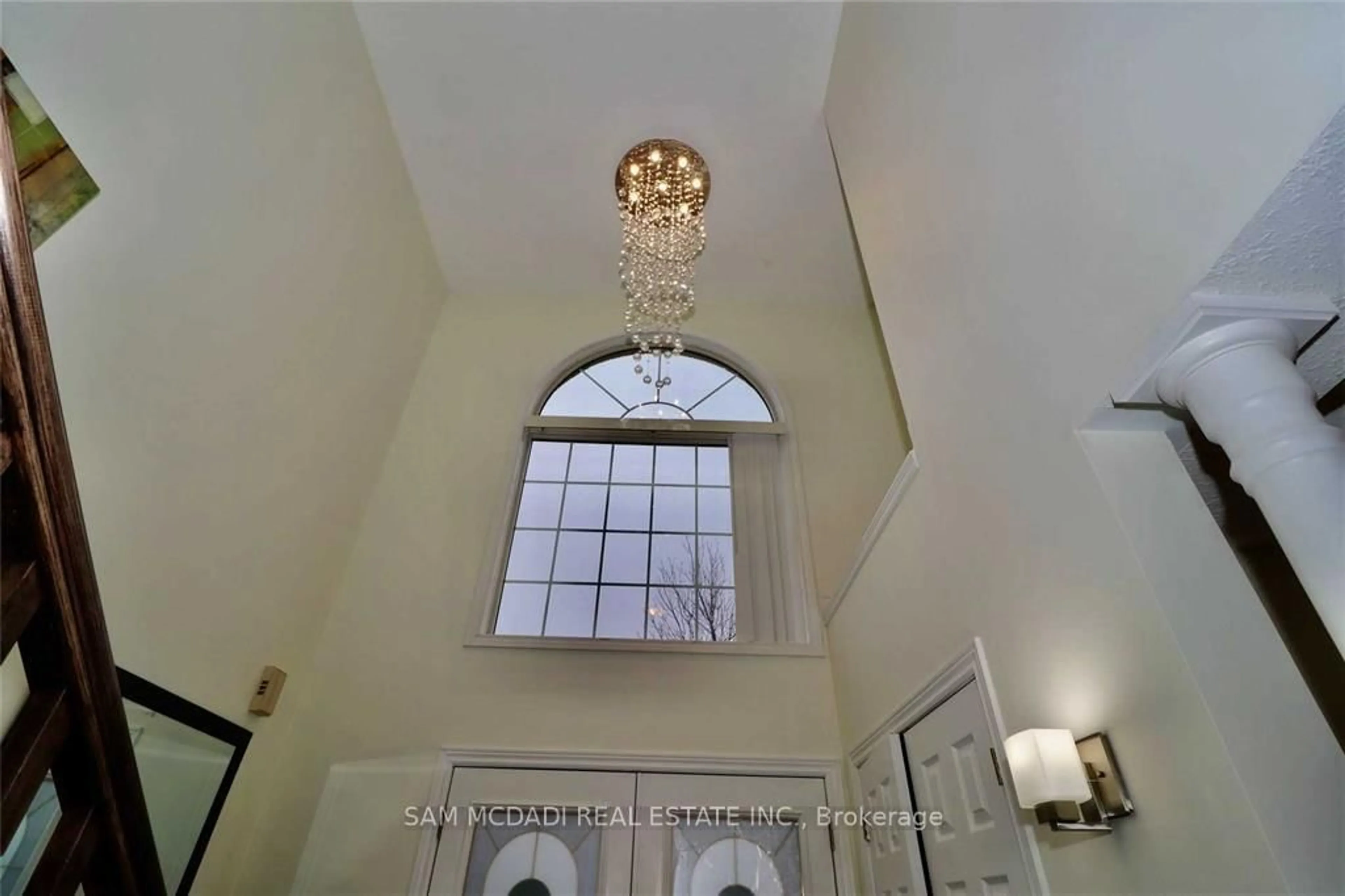 Indoor foyer for 412 Olde Village Lane, Shelburne Ontario L9V 3A4