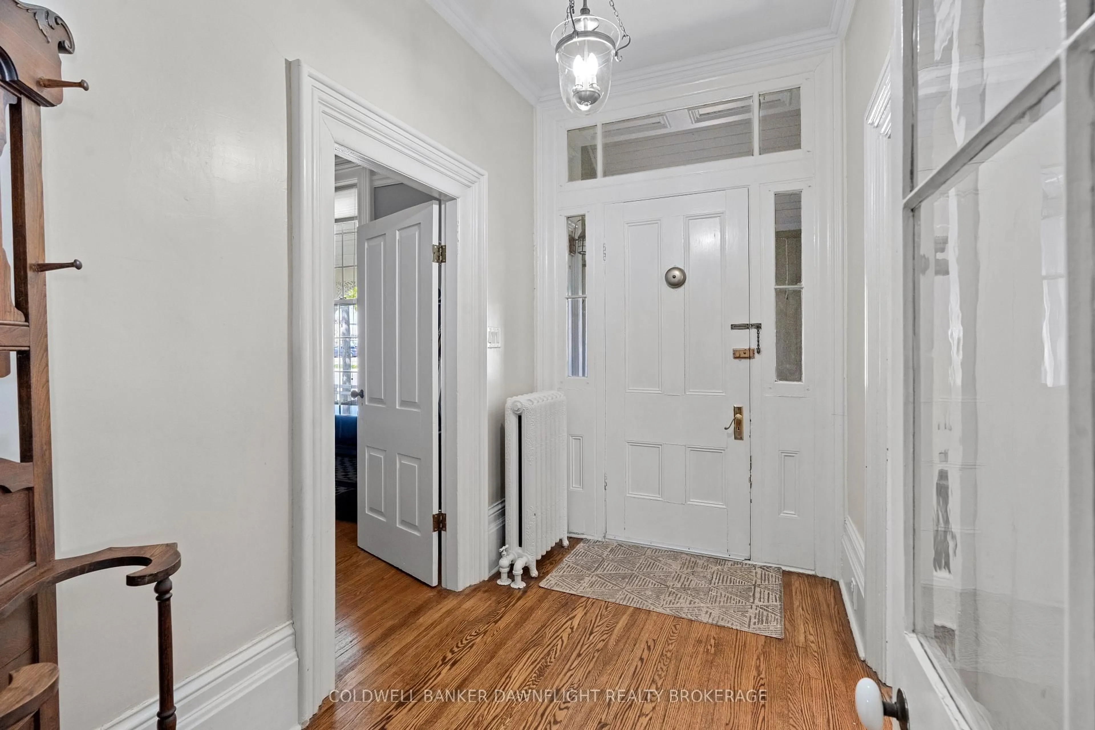 Indoor entryway for 345 William St, South Huron Ontario N0M 1S6