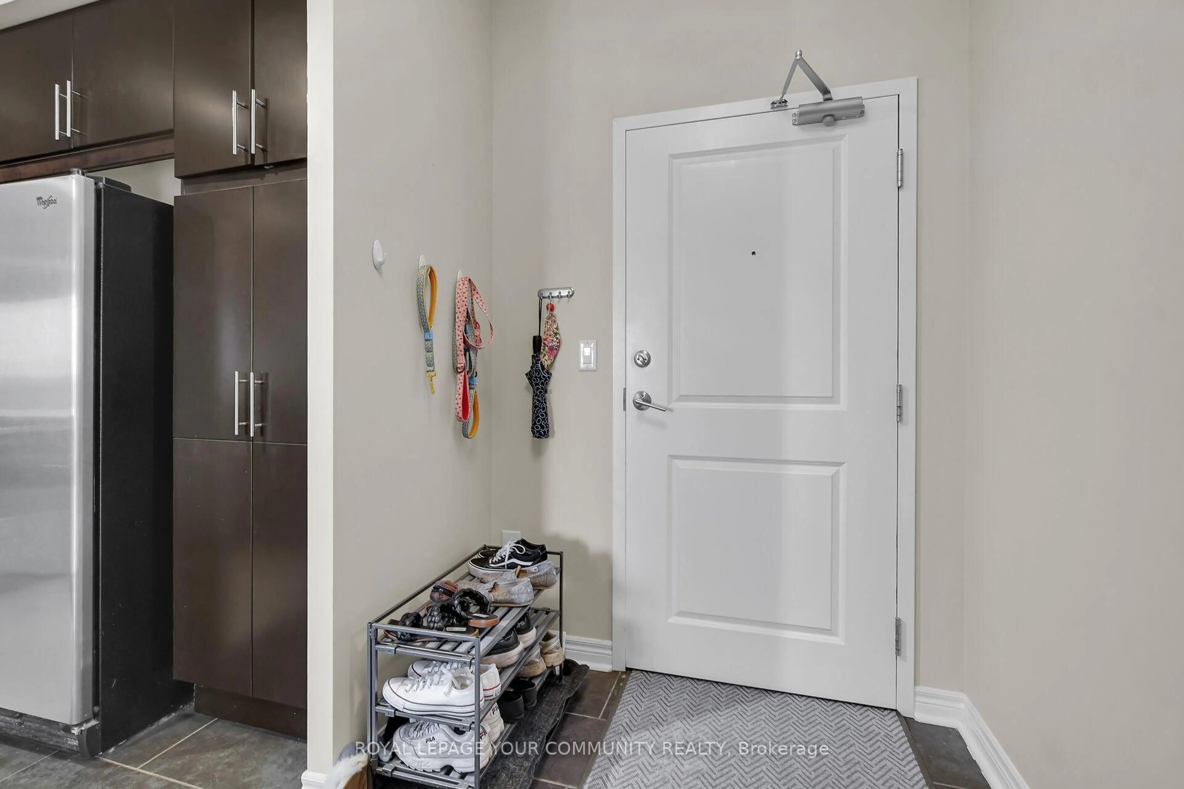 Indoor entryway for 330 Ridout St #1105, London East Ontario N6A 0A7