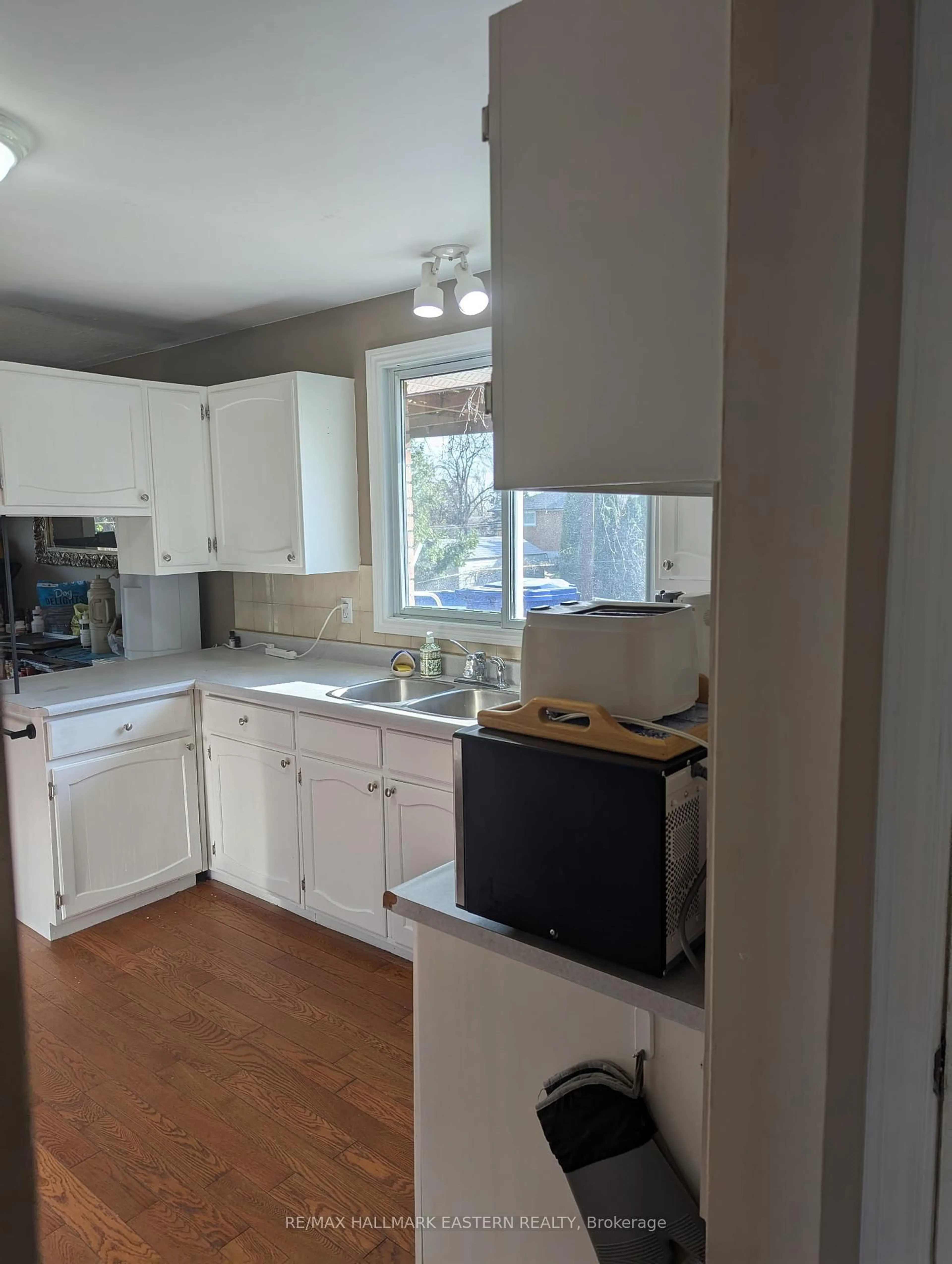 Standard kitchen, unknown for 352 Peregrine Rd, Selwyn Ontario K9J 6X2