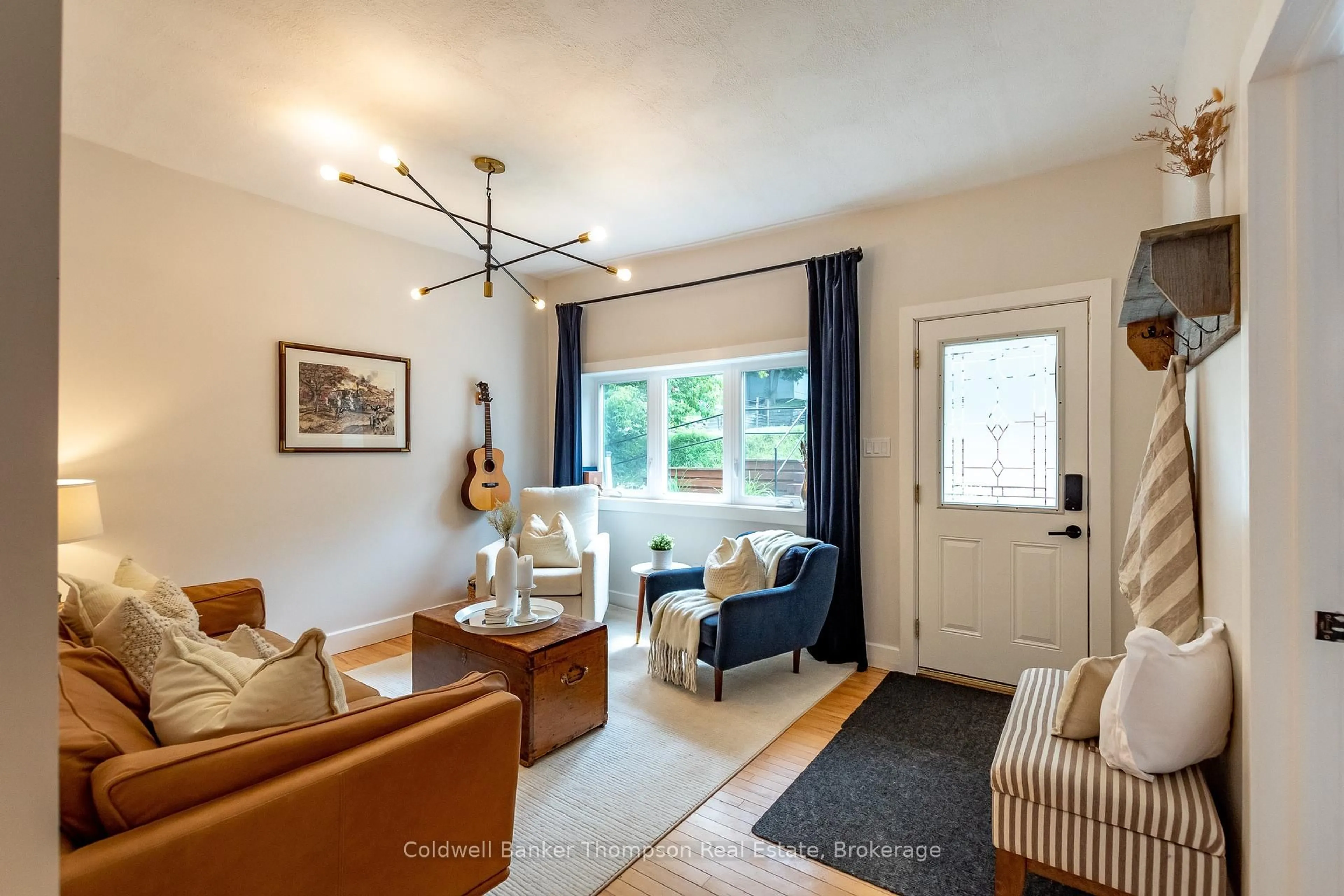 Living room with furniture, unknown for 14 Cora St, Huntsville Ontario P1H 1T5