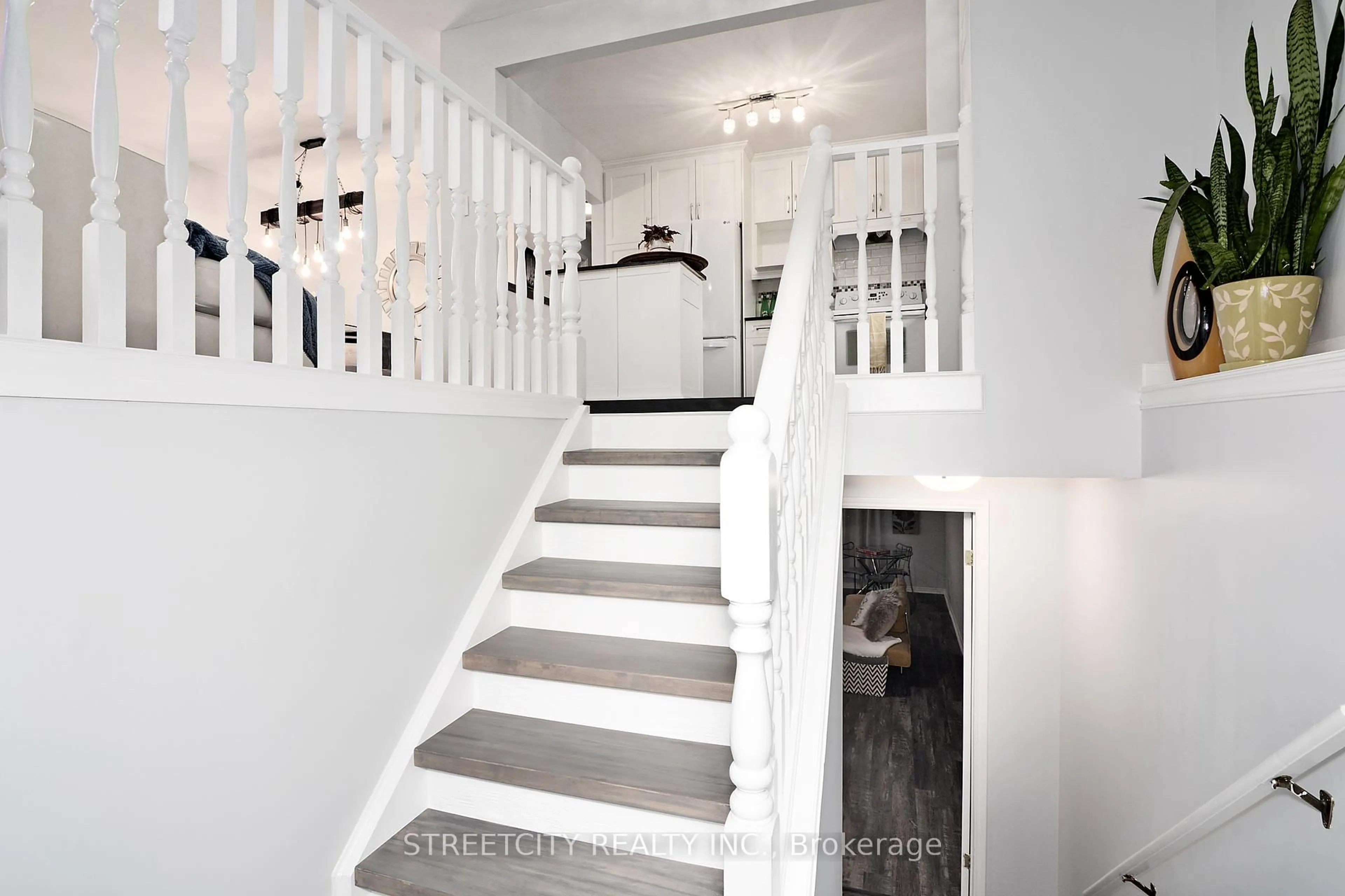 Stairs for 22 Erica Cres, London South Ontario N6E 3P4