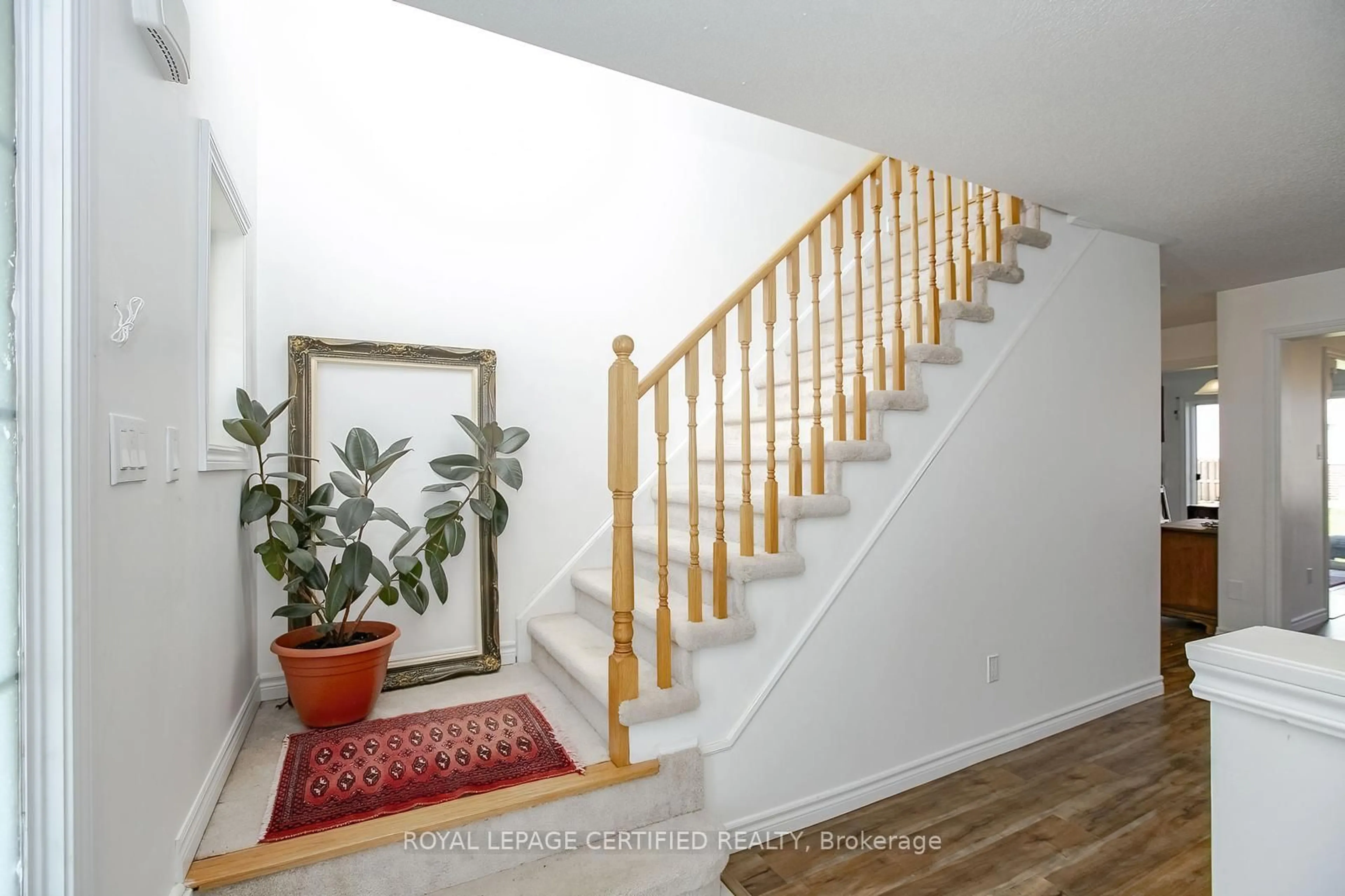 Unknown for 102 Elm St, Southgate Ontario N0C 1B0