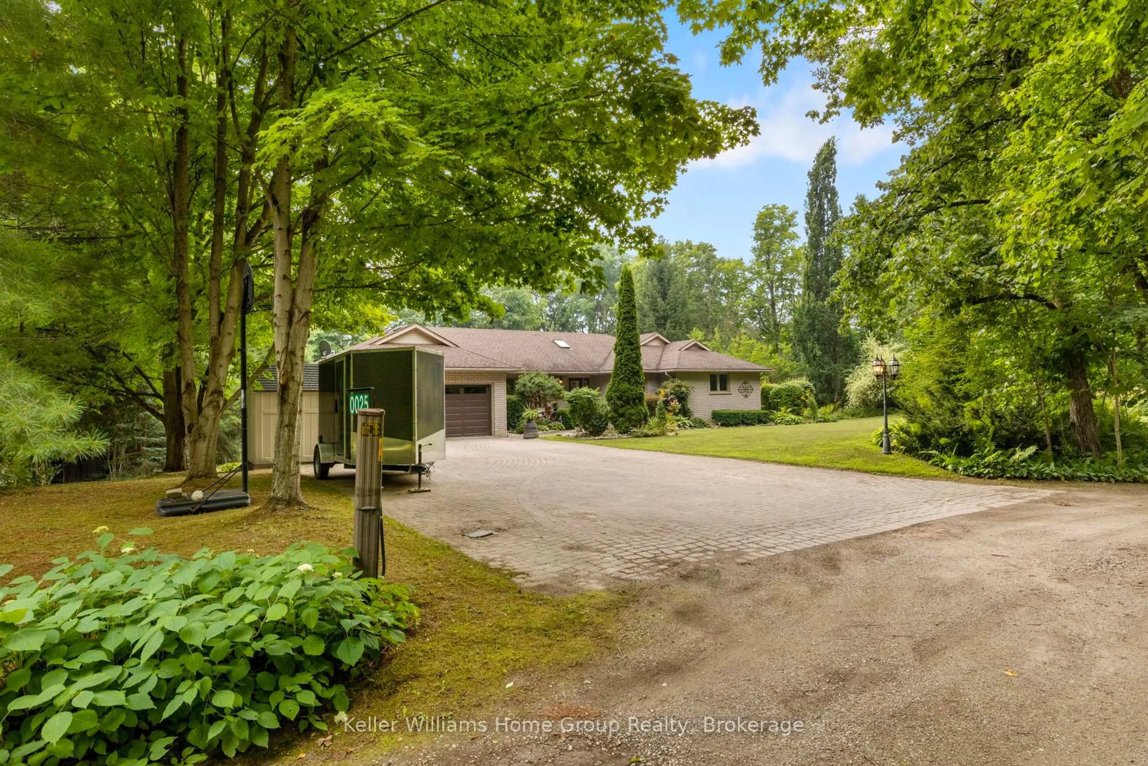 A pic from outside/outdoor area/front of a property/back of a property/a pic from drone, unknown for 25 Riverview Dr, Centre Wellington Ontario N0B 1J0
