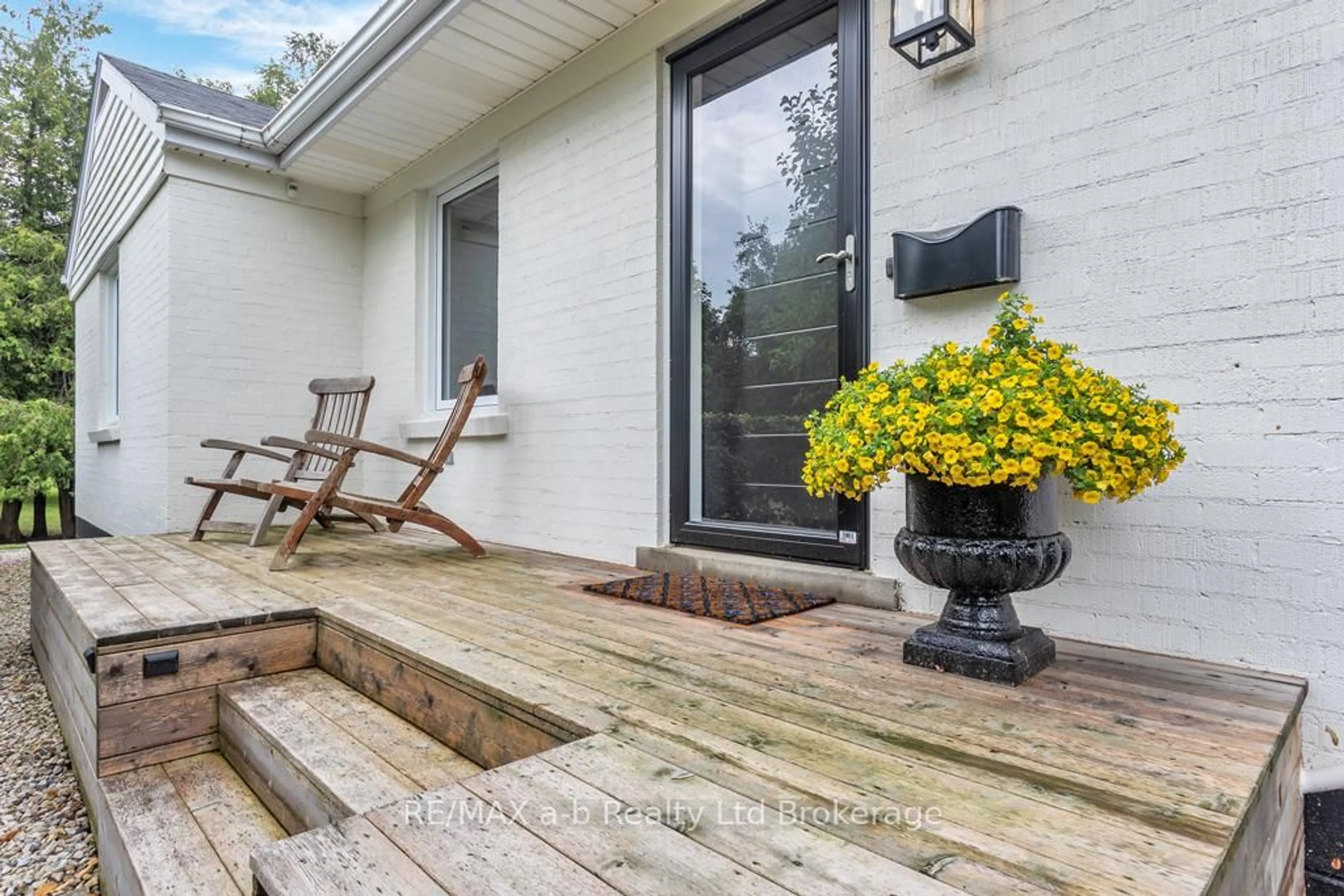 Patio, street for 50 MAIN St, Norwich Ontario N0J 1P0