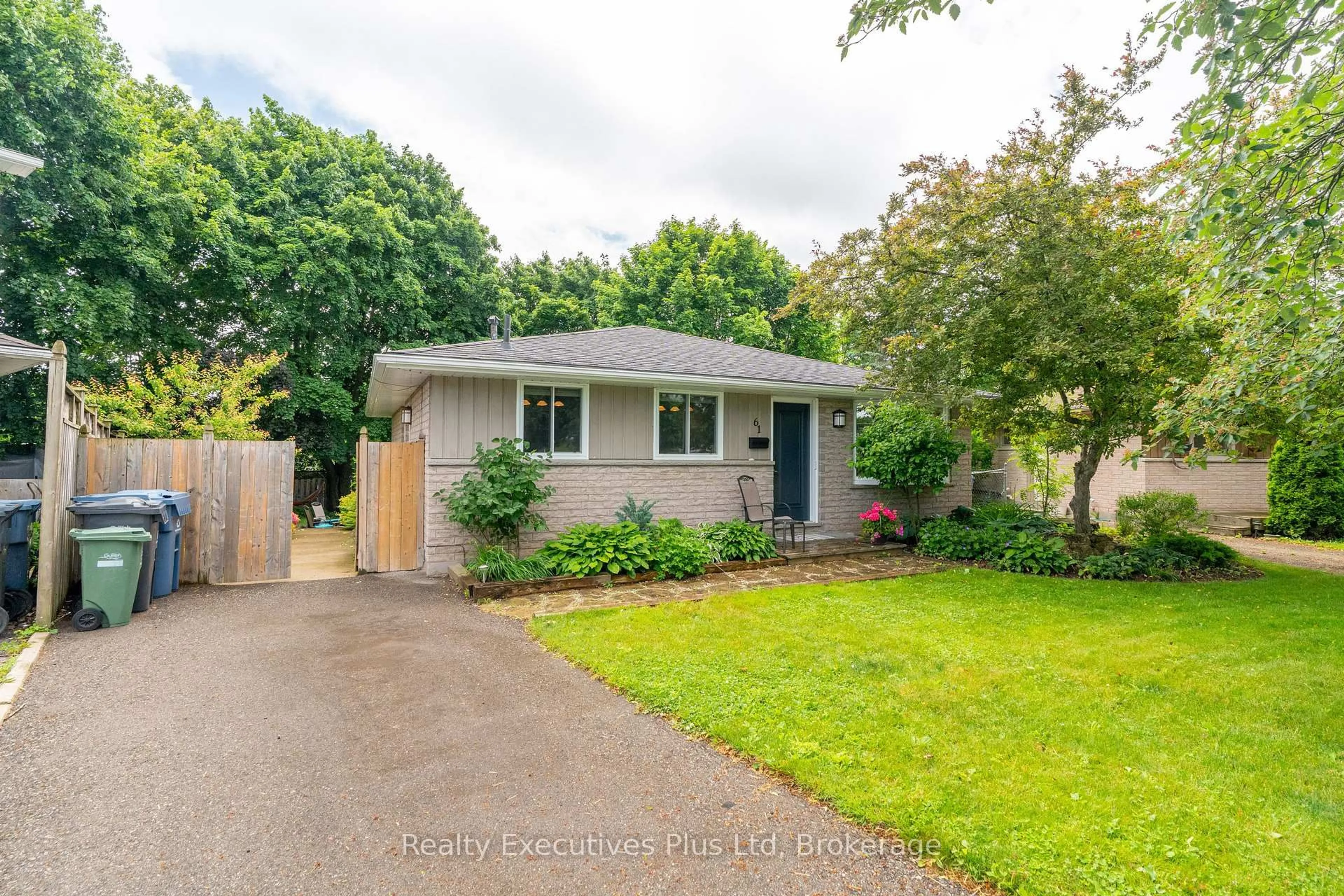 Unknown for 61 Mcilwraith Cres, Guelph Ontario N1E 6J4
